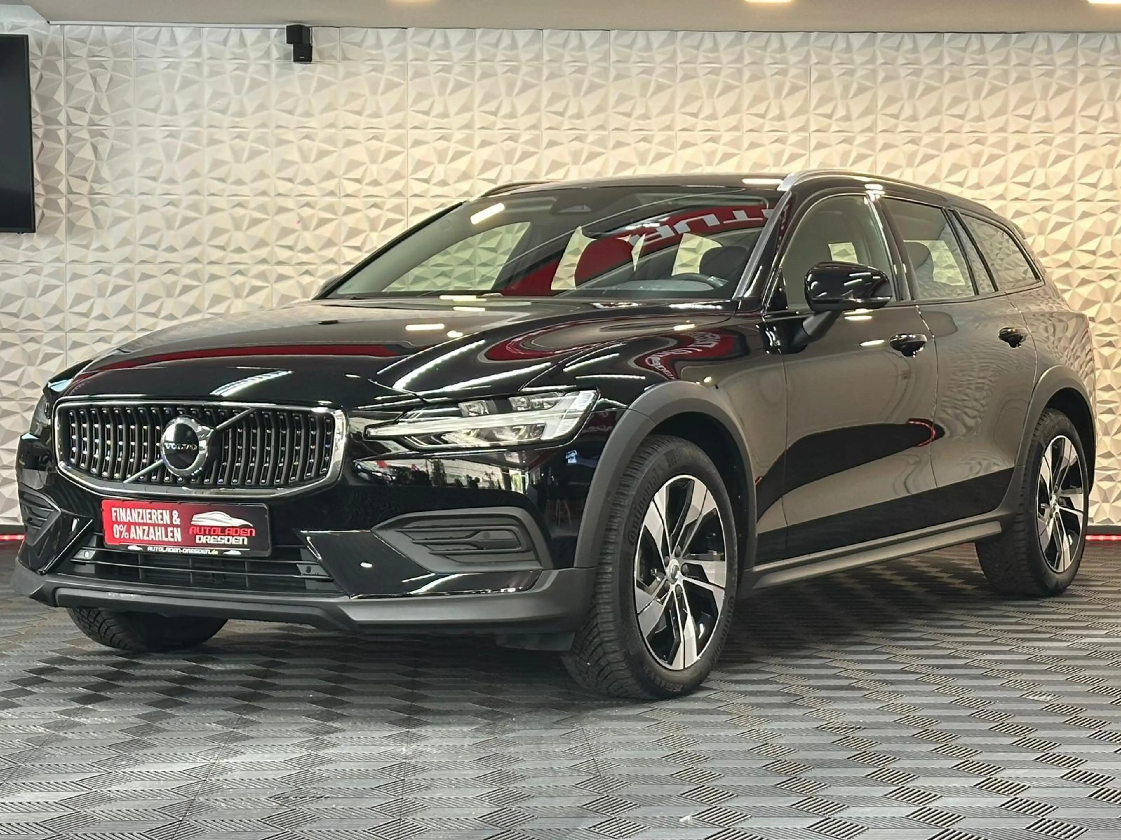 Volvo V60 Cross Country V60 CrossCountry 4x4 MEMORY#LH#CARPLAY#LEDER#AHK — photo 4