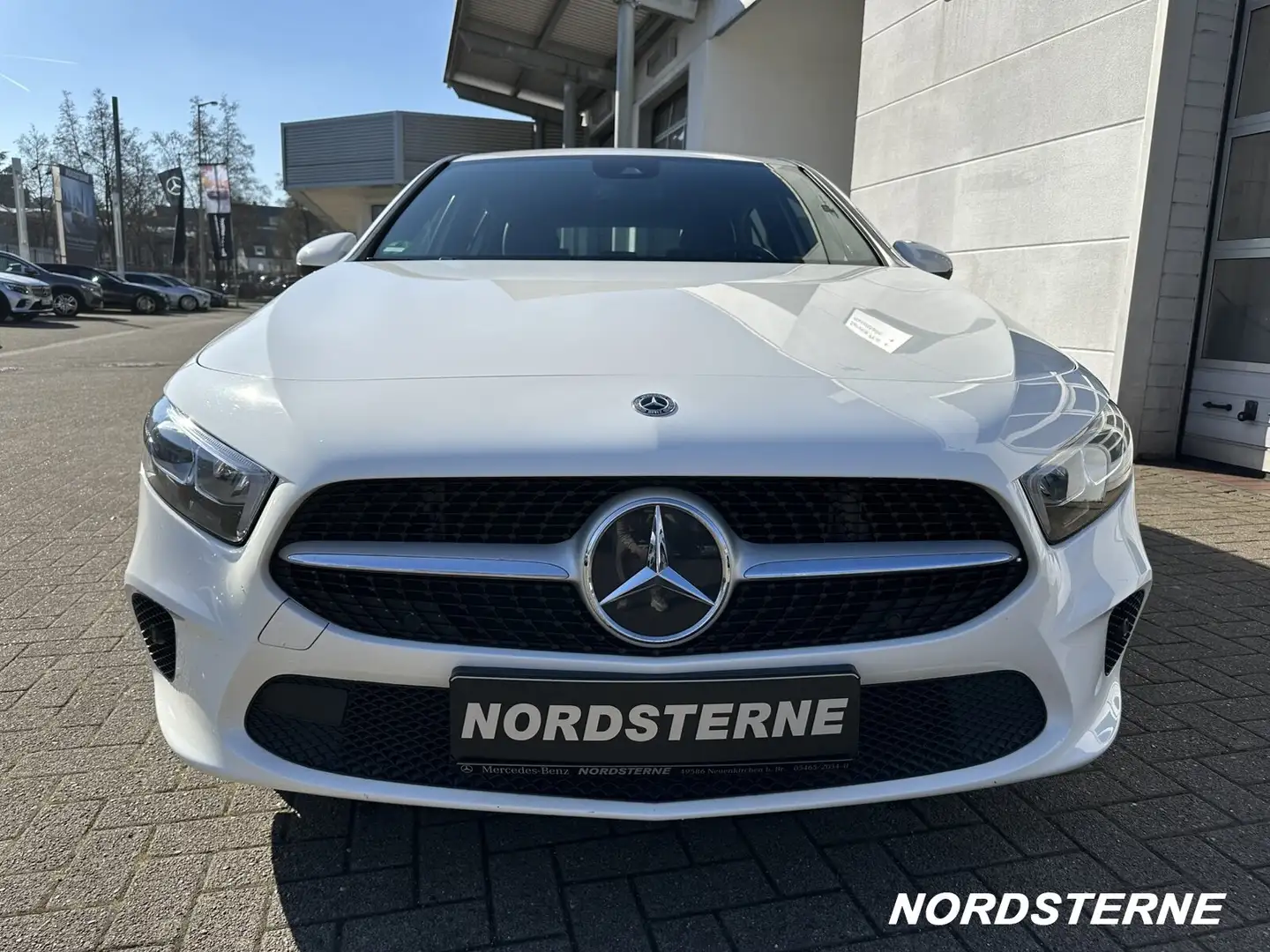 Mercedes-Benz A 180 A 180 Progressive MBUX+KAMERA+SHZ+NAVI+LED+AHK Blanc - 2