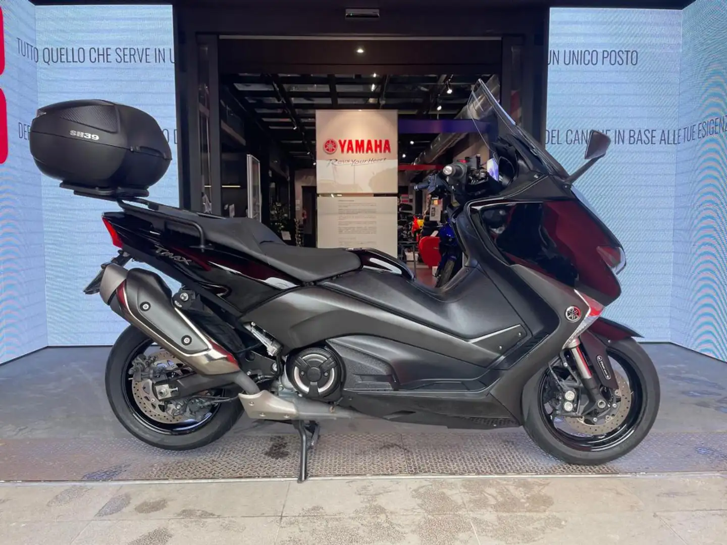 Yamaha TMAX 530 . Чорний - 1