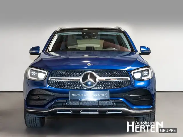Mercedes-Benz GLC view 2