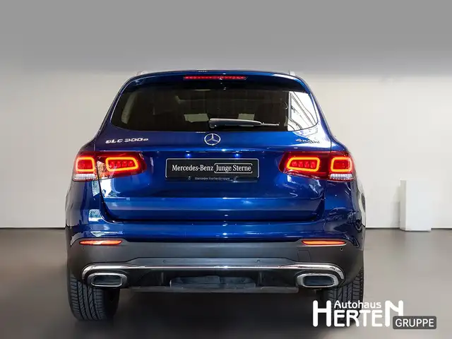 Mercedes-Benz GLC view 4