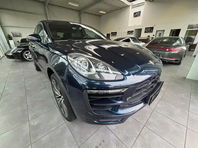 Porsche Macan view 6