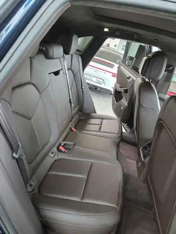 Porsche Macan view 15