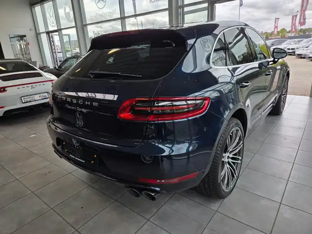 Porsche Macan view 5