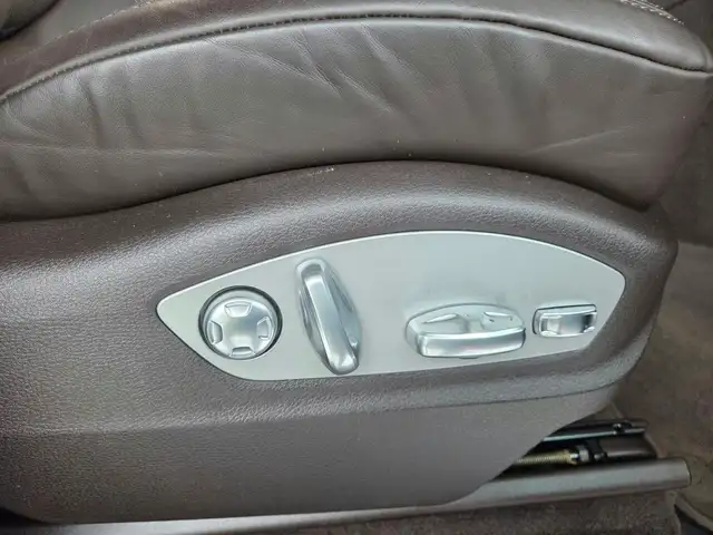 Porsche Macan view 11