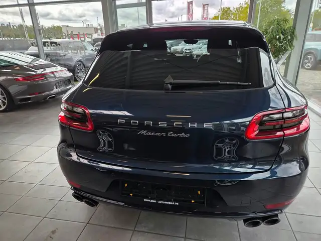 Porsche Macan view 8