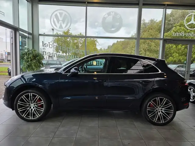 Porsche Macan view 2