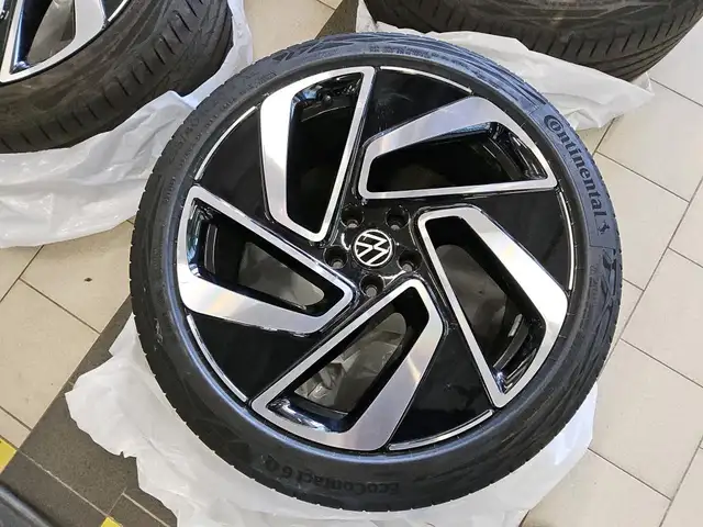 Volkswagen Id.7 view 2