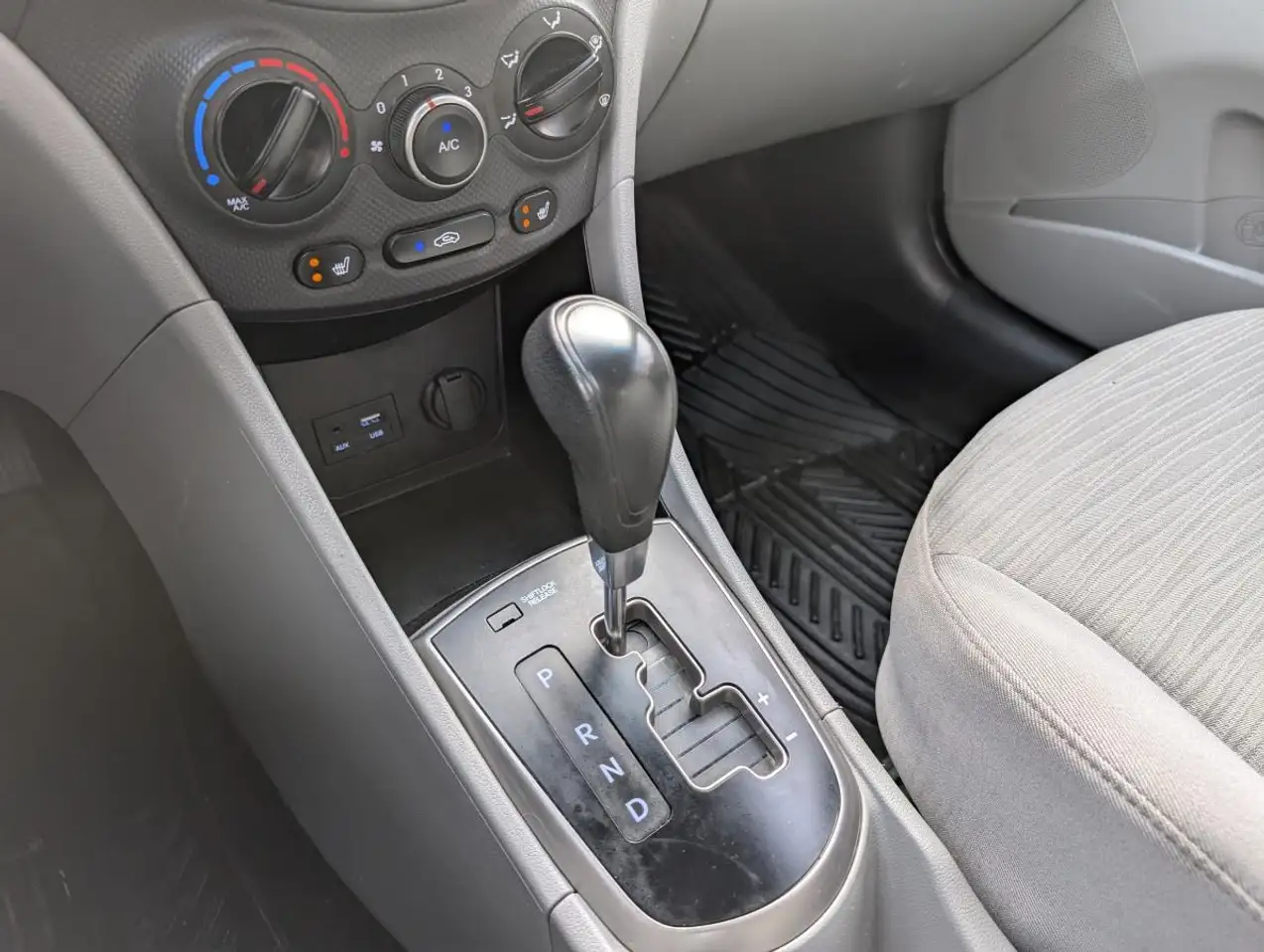 Hyundai ACCENT снимка Hyundai ACCENT