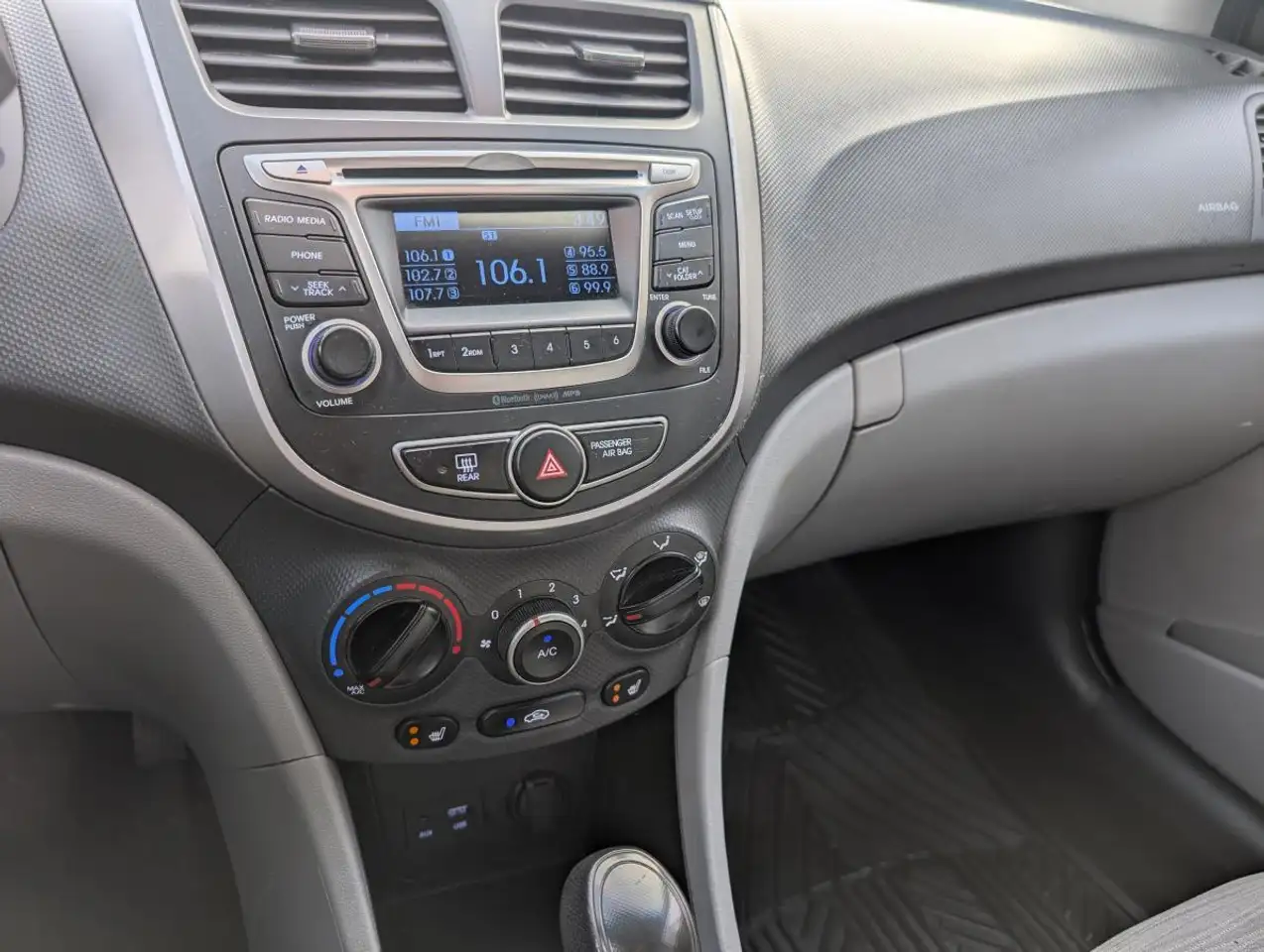 Hyundai ACCENT снимка Hyundai ACCENT