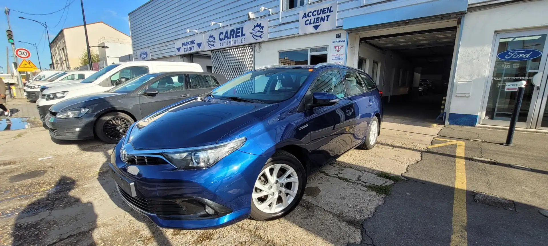 Toyota Auris TOURING SPORTS 1.8 HYBRID 136 COLLECTION CVT AUTO Bleu - 1