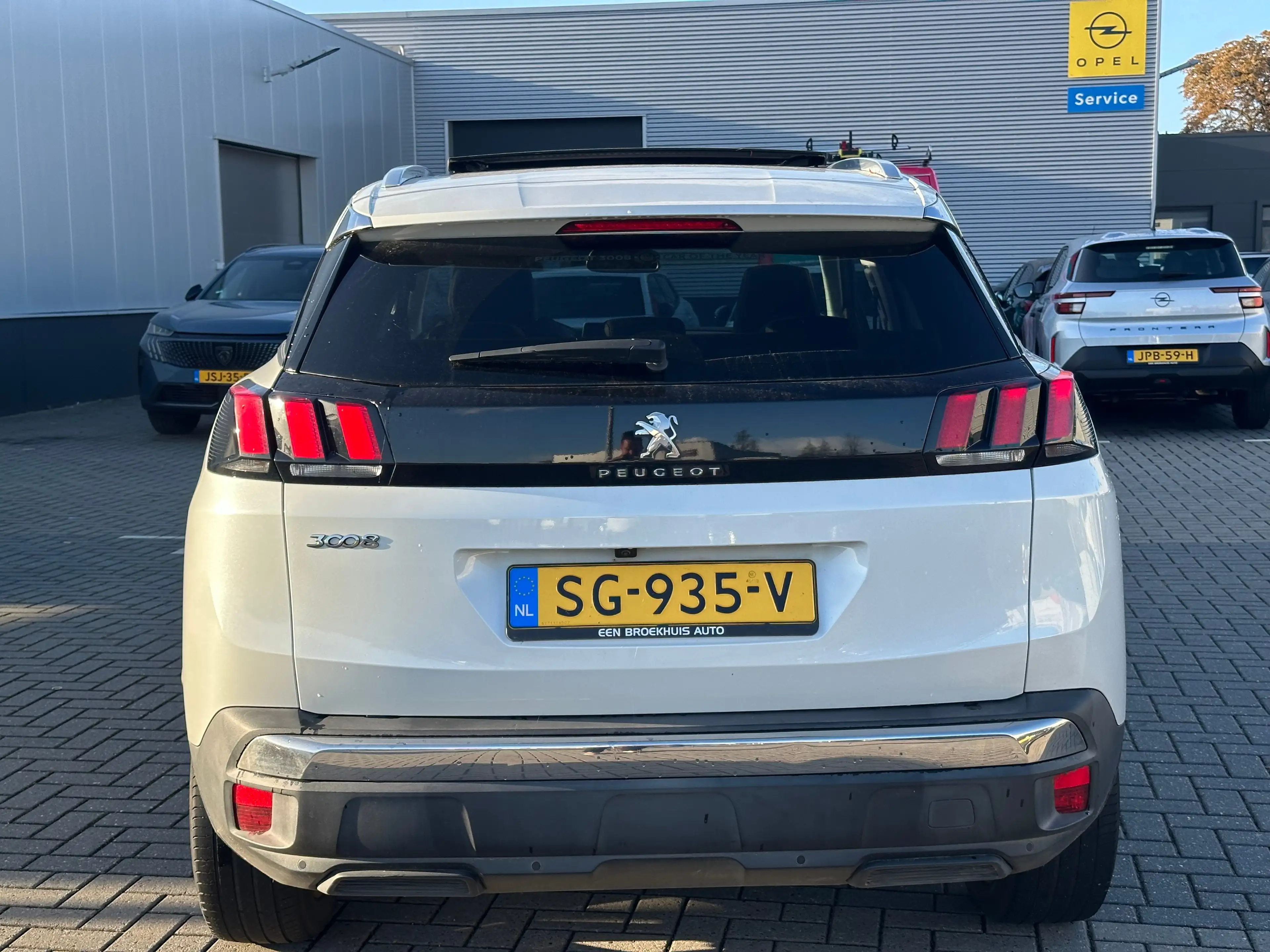 Peugeot 3008 1.2 PureTech Blue Lease Premium Panorama Dak | 19" — photo 16