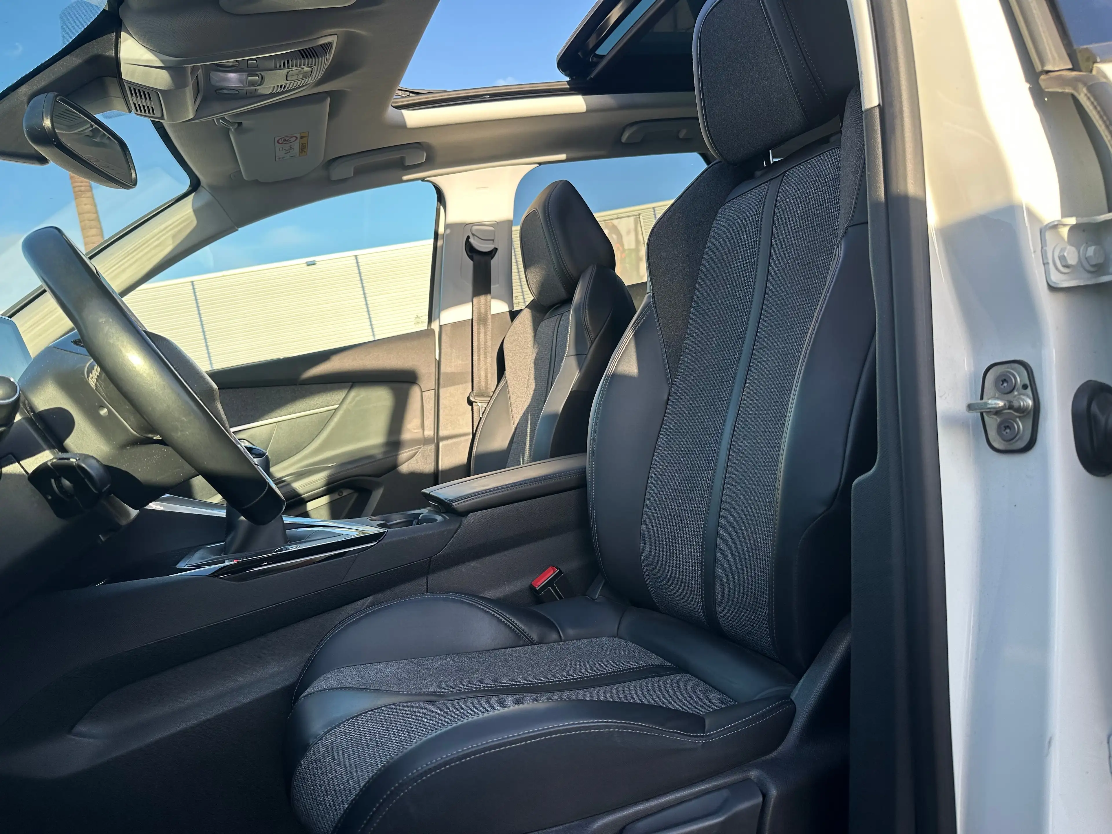 Peugeot 3008 1.2 PureTech Blue Lease Premium Panorama Dak | 19" — photo 15