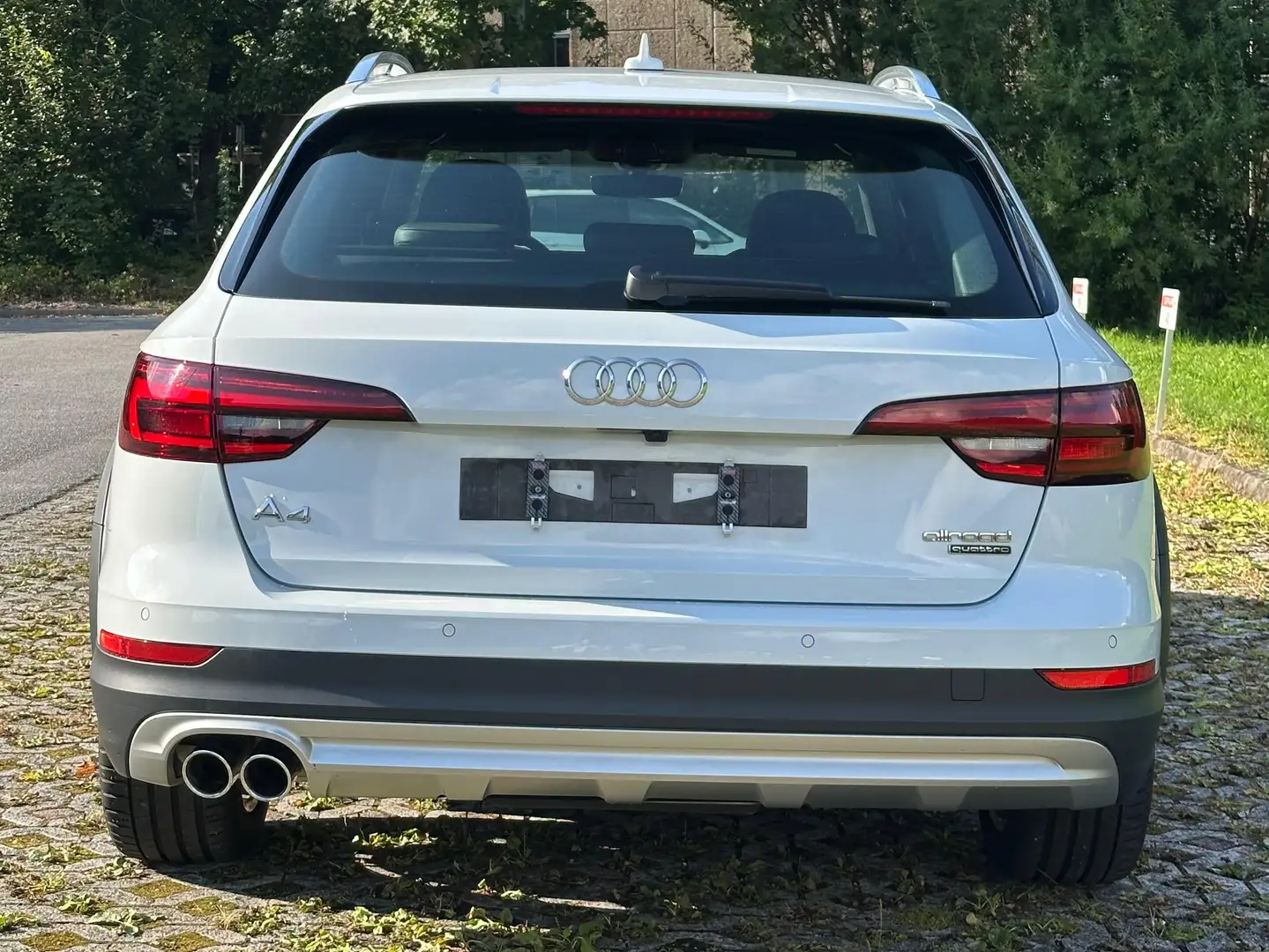 Audi A4 allroad Audi A4 allroad 2.0 TDI, quattro, 190ps Weiß - 2