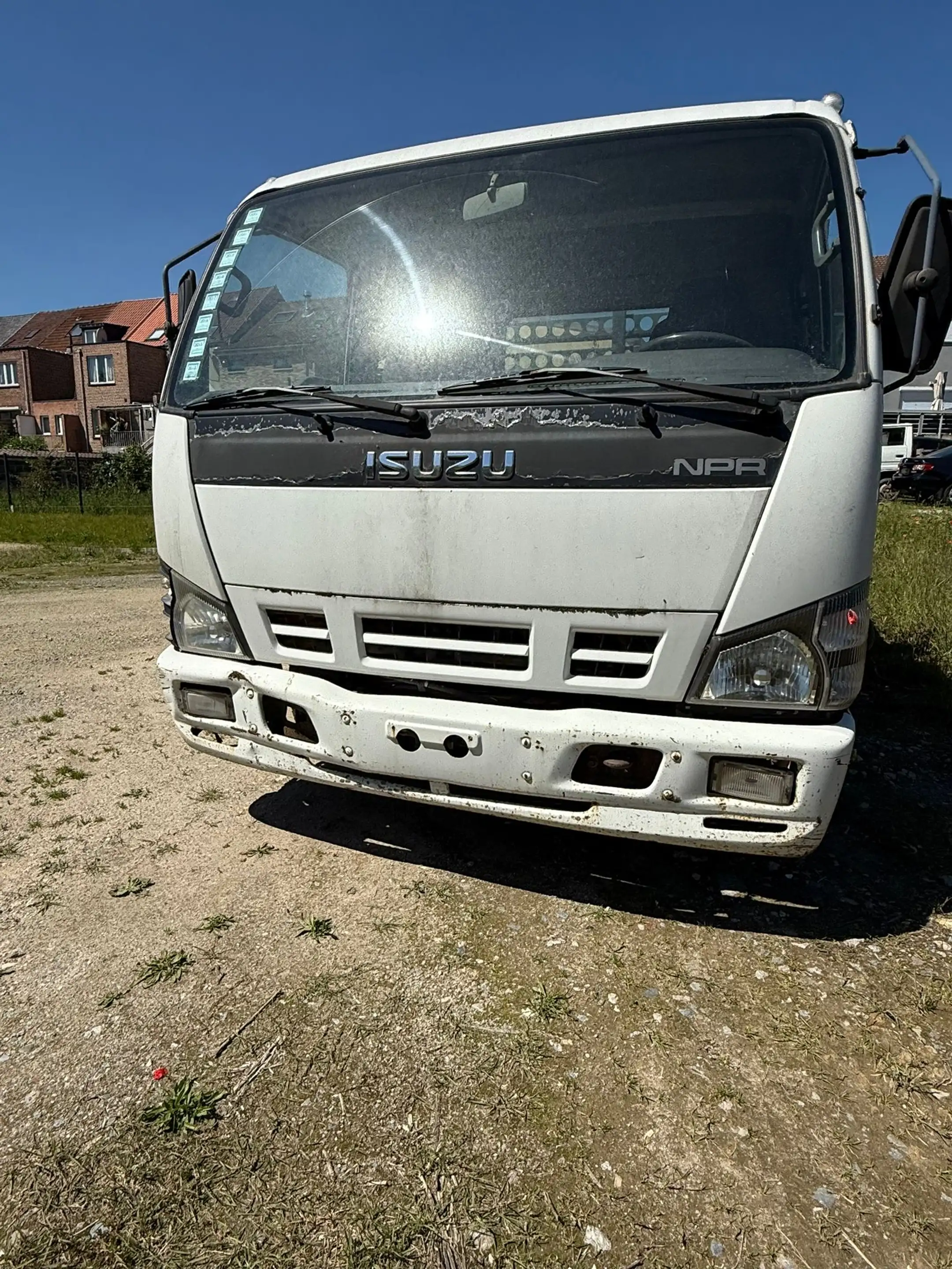 Isuzu NPR 77 — photo 3