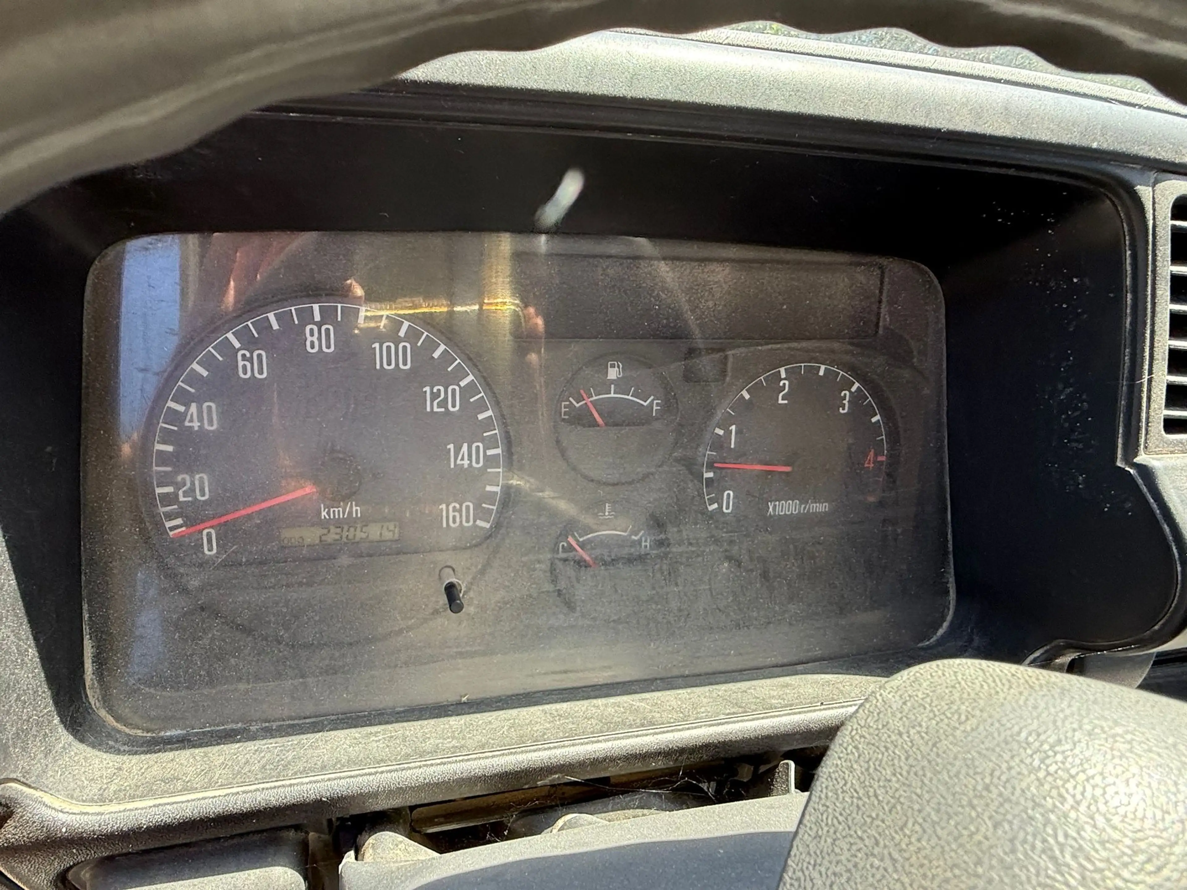 Isuzu NPR 77 — photo 6