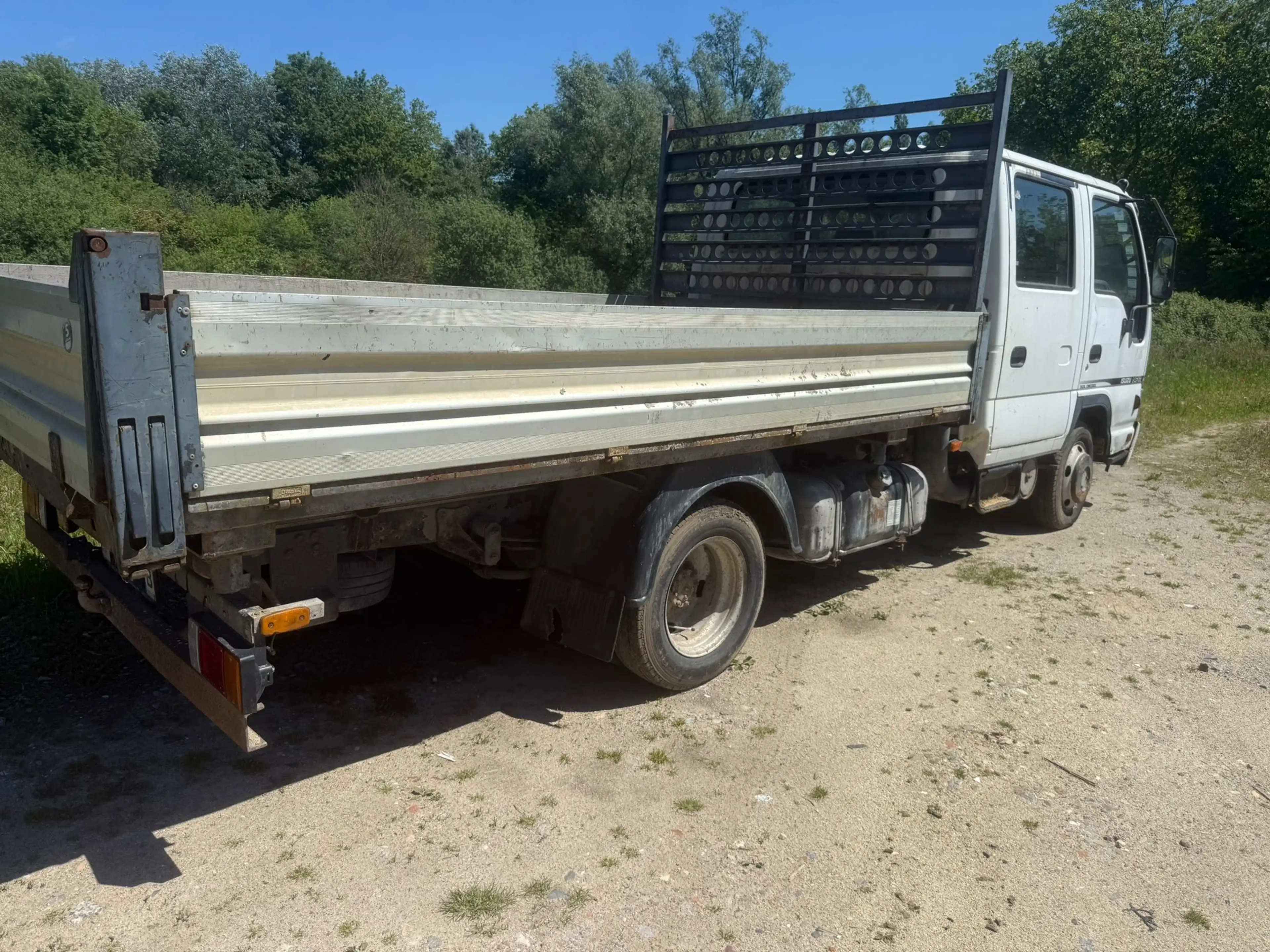 Isuzu NPR 77 — photo 5