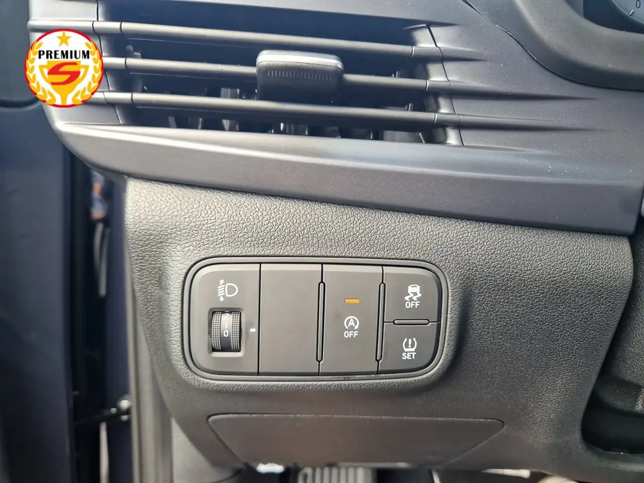 Hyundai i20 1.2 79cv mpi Connectline / TELECAMERA 25