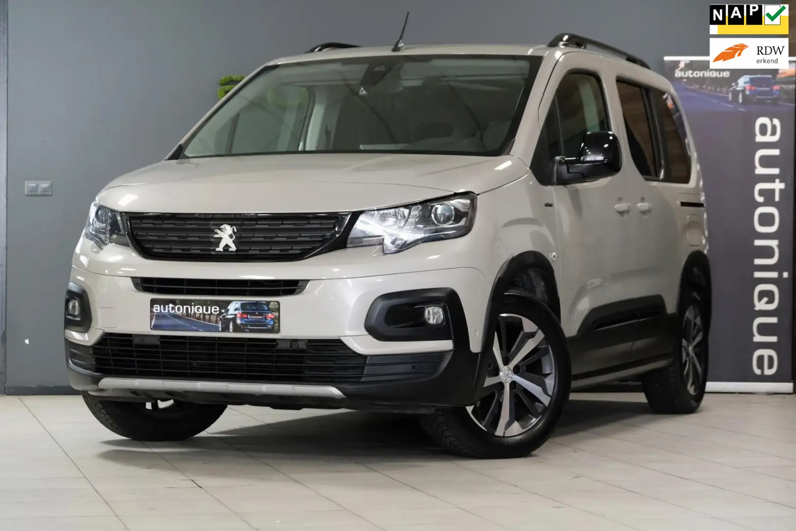 Peugeot Rifter 1.2 Puretech GT-Line *PANORAMADAK* Automaat/Navi/C Wit - 1
