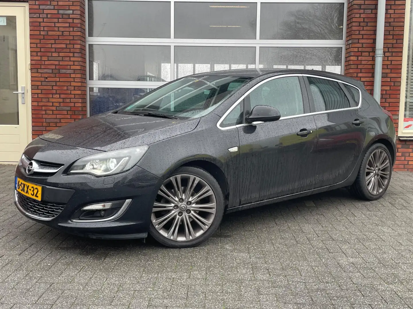 Opel Astra 2.0 CDTi Sport | Exportprijs | Nieuwe APK | Parkee Noir - 1