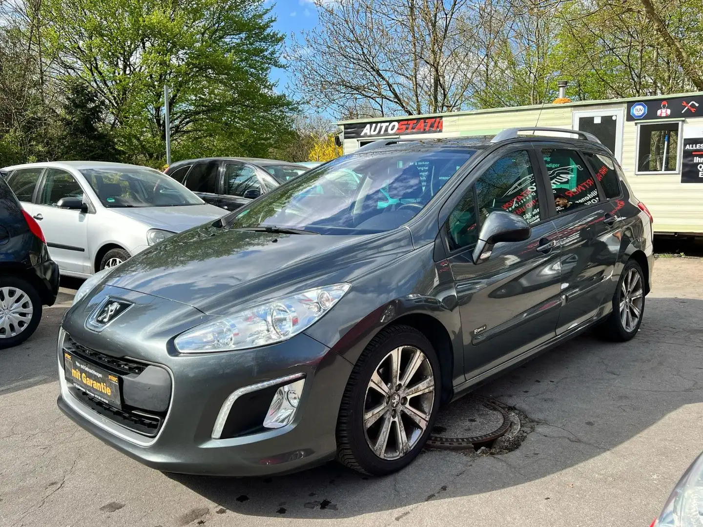 Peugeot 308 SW Family / Kombi / TÜV NEU Grijs - 1