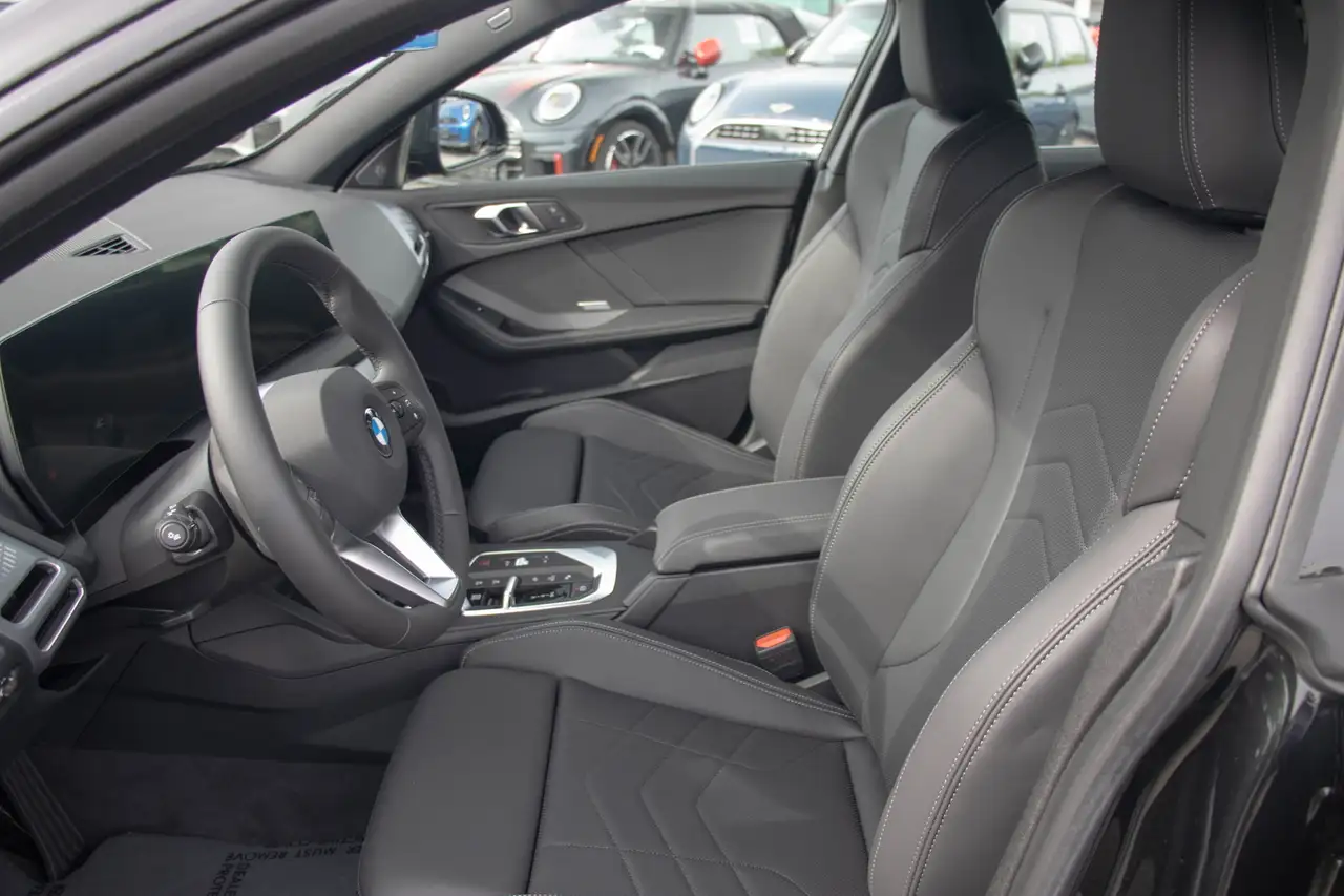 BMW 2 Series снимка BMW 2 Series