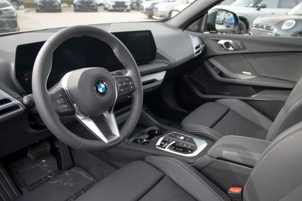 BMW 2 Series снимка BMW 2 Series