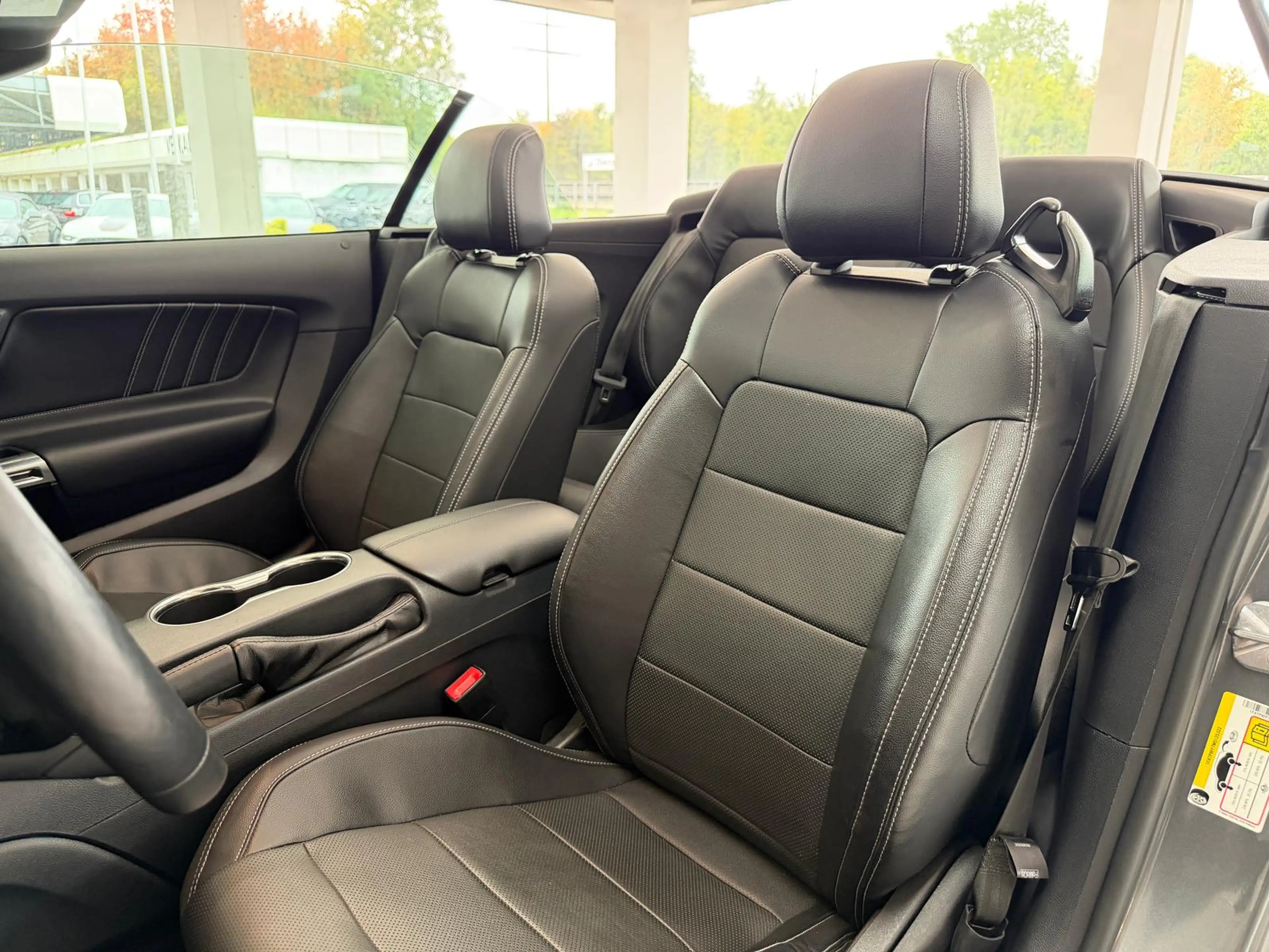 Ford Mustang 5.0 GT Cabrio AUT*MAGNERIDE*B&O*STREIFEN — photo 14