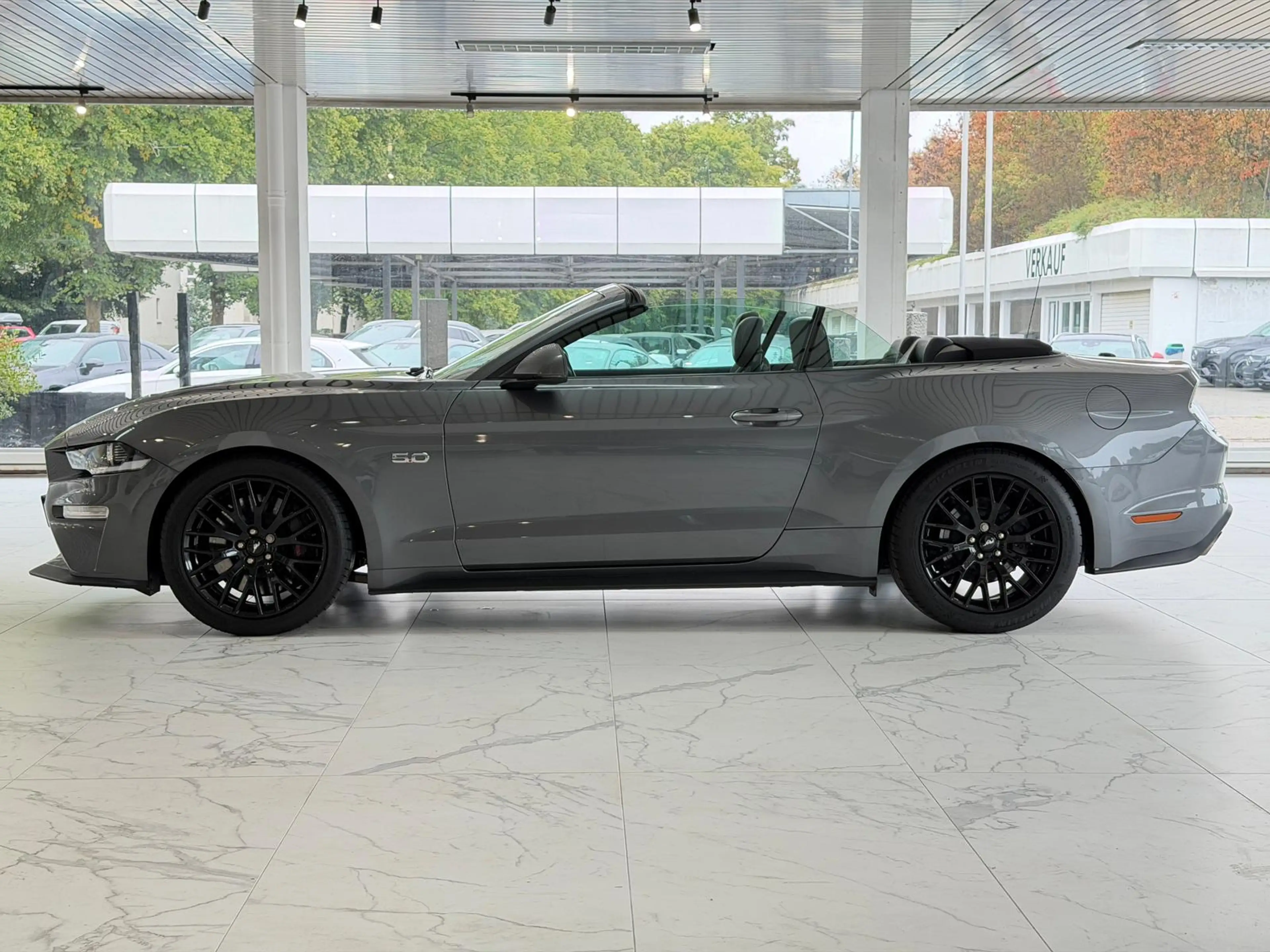 Ford Mustang 5.0 GT Cabrio AUT*MAGNERIDE*B&O*STREIFEN — photo 3