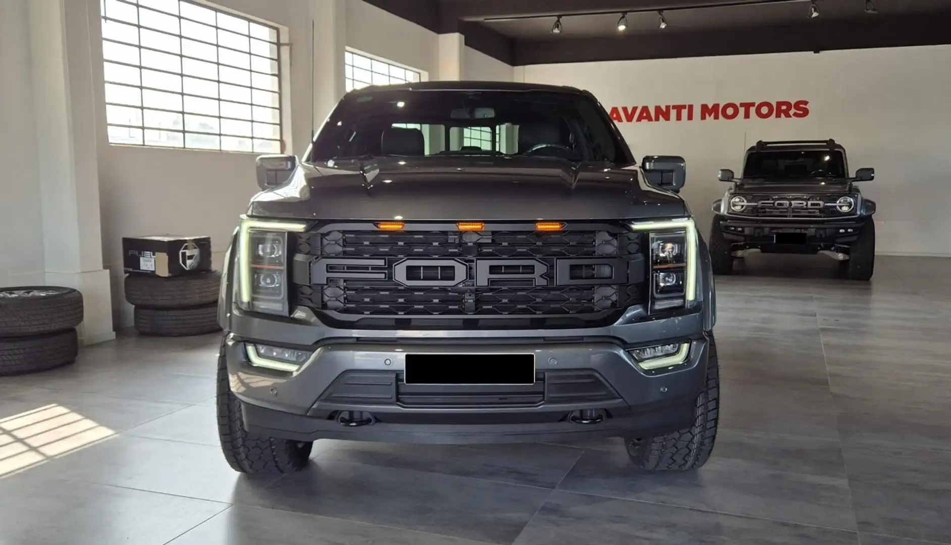 Ford F 150 LARIAT 5.0L V8 4x4 SUPERCREW - BLACK ROCK Grigio - 2