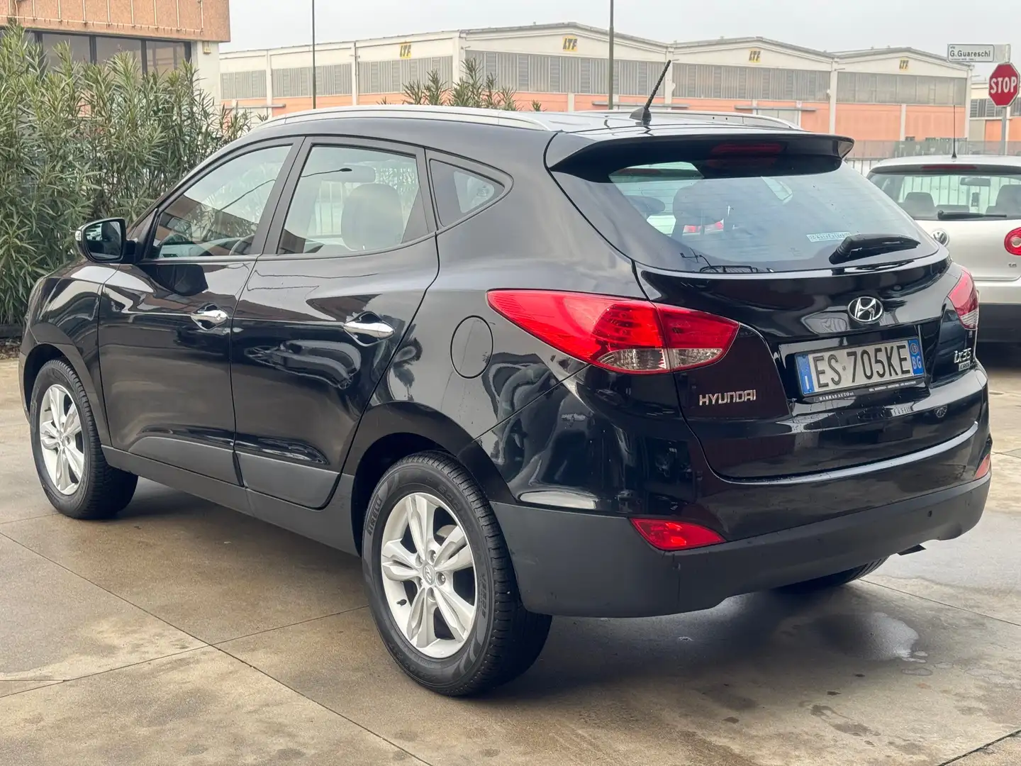 Hyundai iX35 1.7 crdi Comfort 2wd Negro - 2