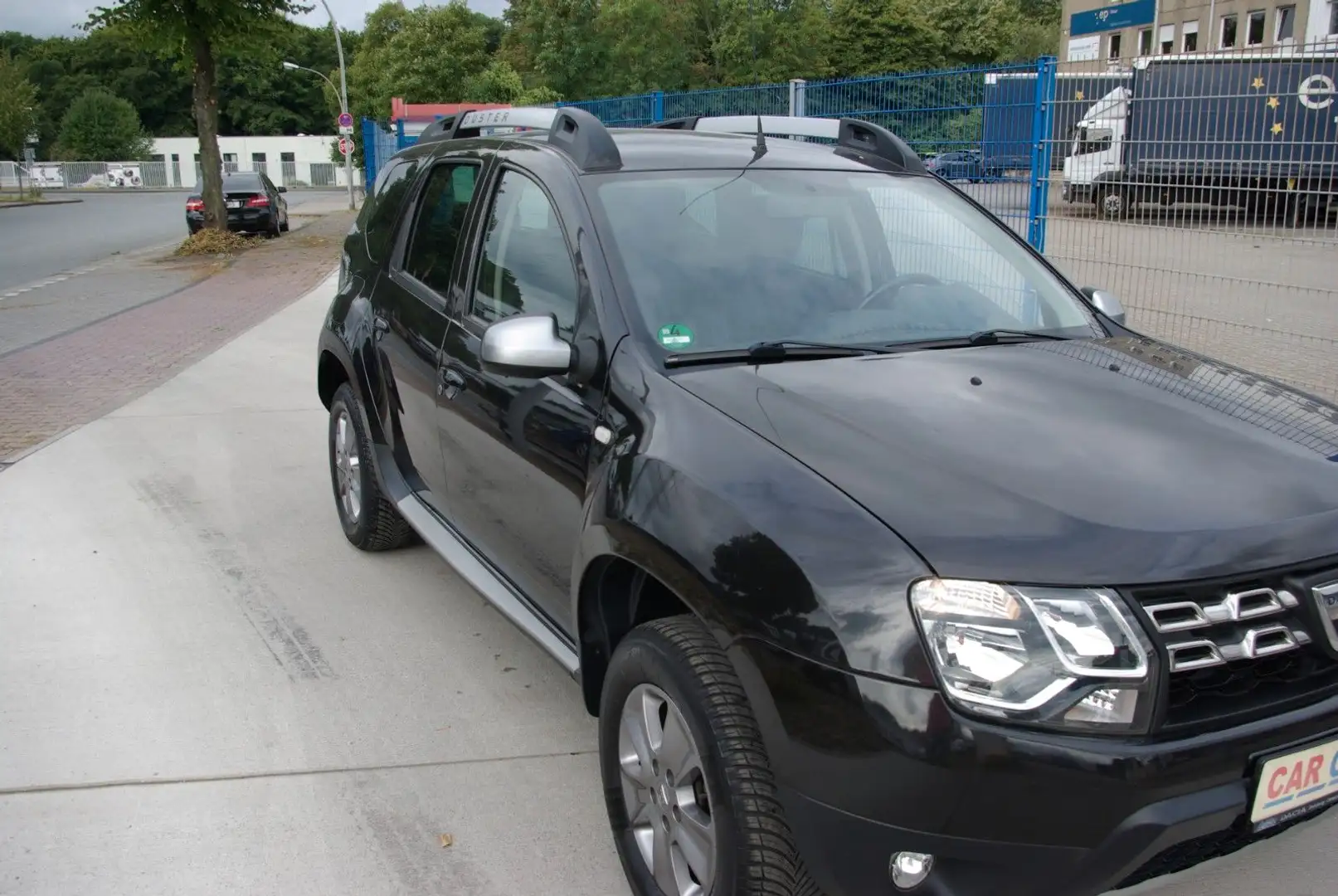 Dacia Duster I Prestige 4x2 Schwarz - 2
