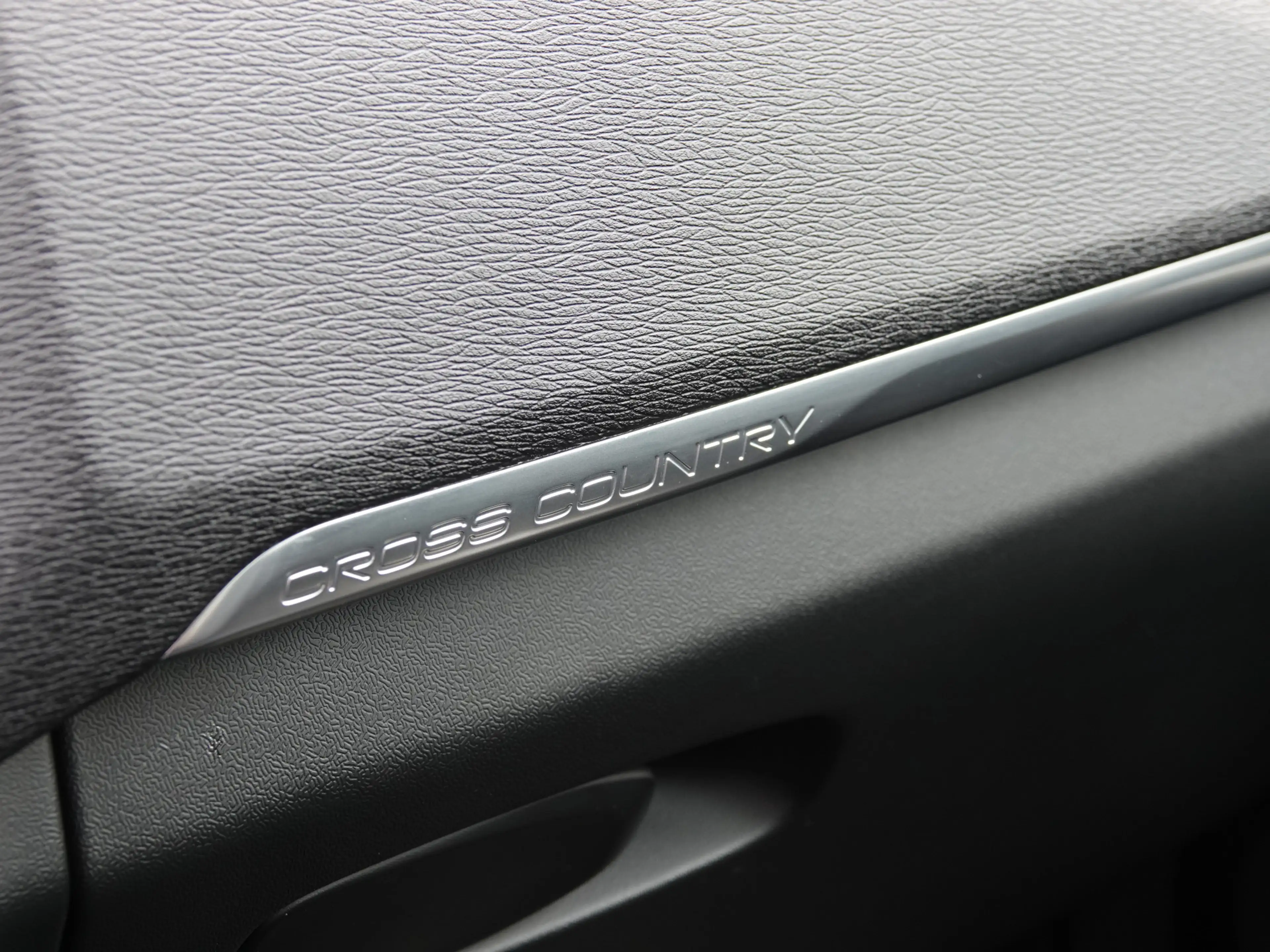 Volvo V40 Cross Country 1.6 T4 180PK Ocean Race PANO | VOL LEER | HK-AUDIO — photo 30