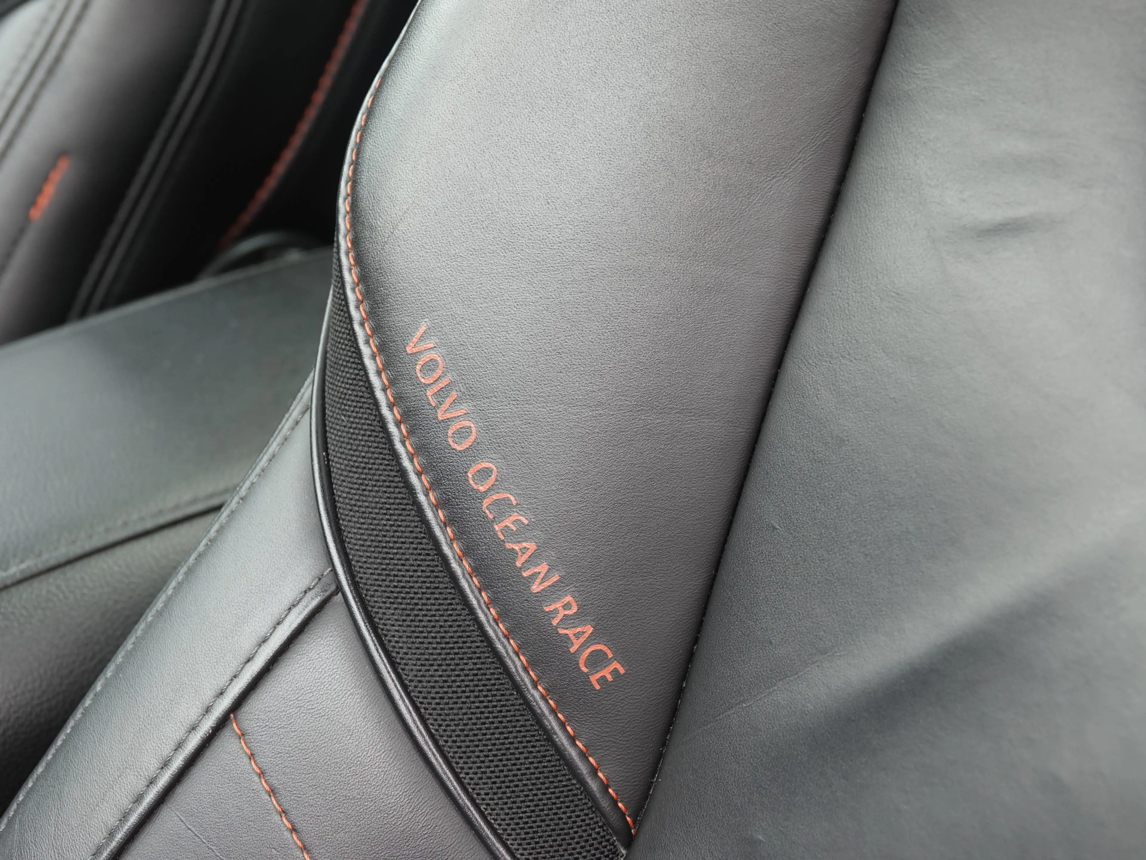 Volvo V40 Cross Country 1.6 T4 180PK Ocean Race PANO | VOL LEER | HK-AUDIO — photo 29