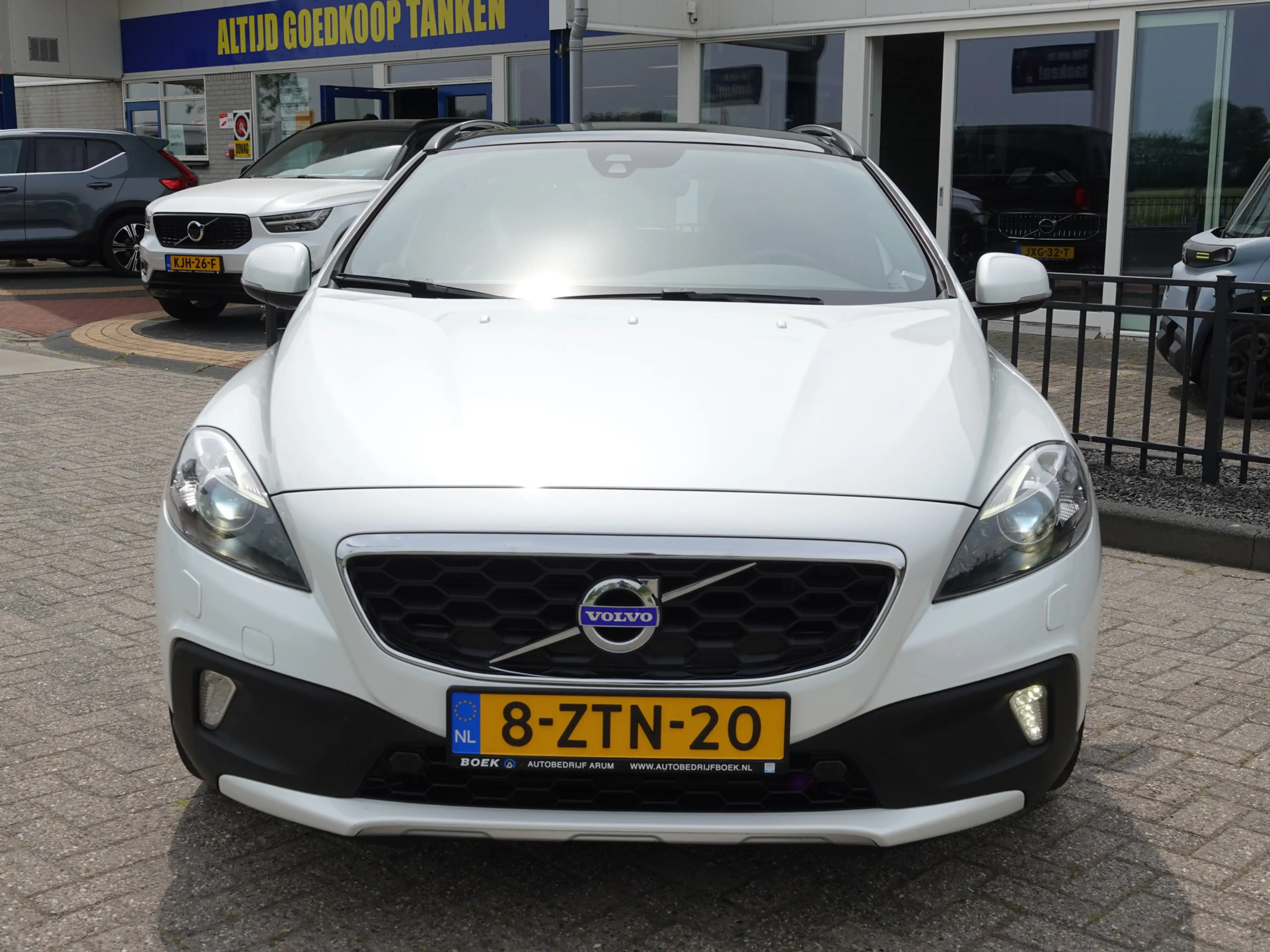 Volvo V40 Cross Country 1.6 T4 180PK Ocean Race PANO | VOL LEER | HK-AUDIO — photo 14
