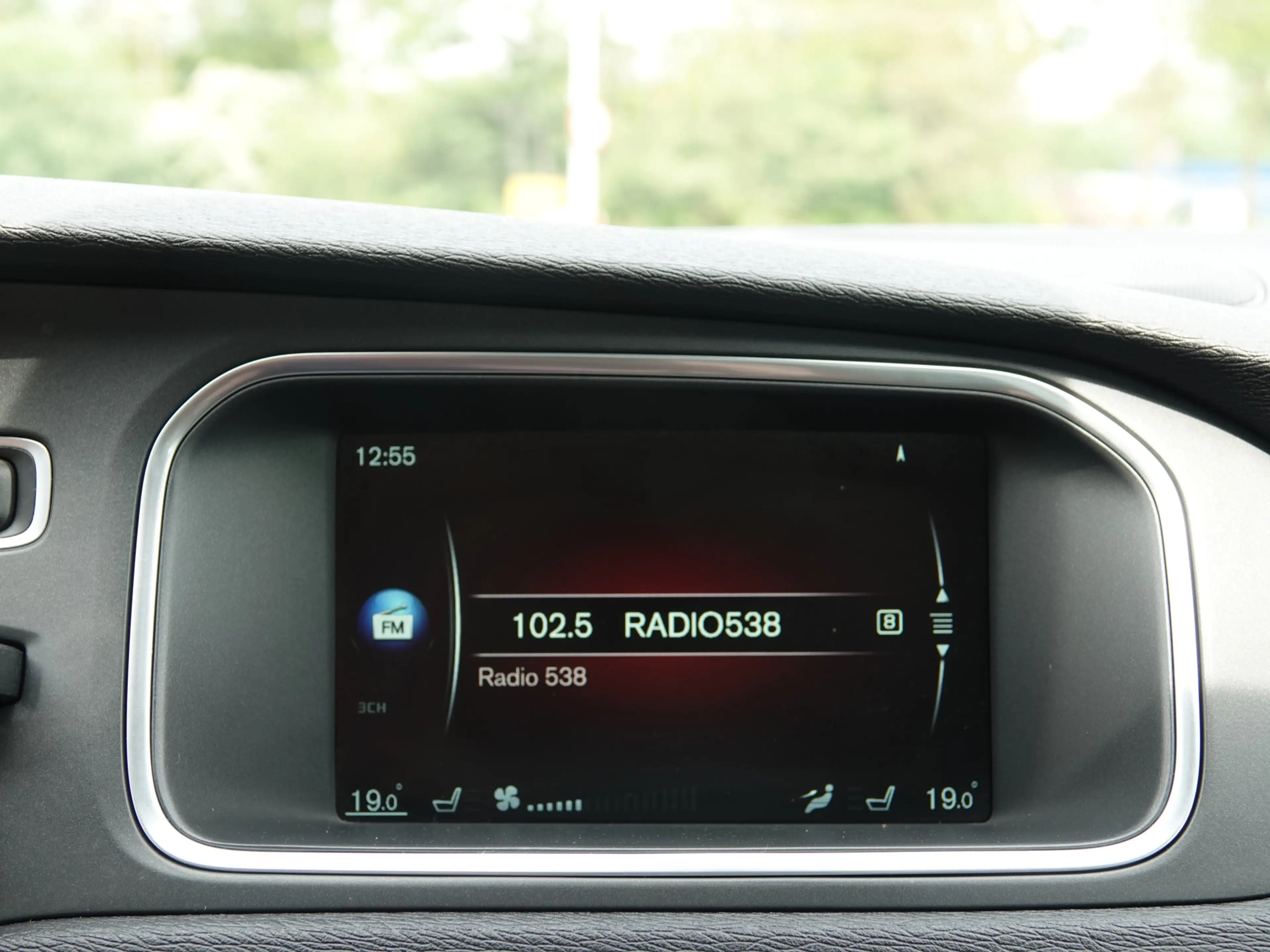 Volvo V40 Cross Country 1.6 T4 180PK Ocean Race PANO | VOL LEER | HK-AUDIO — photo 18