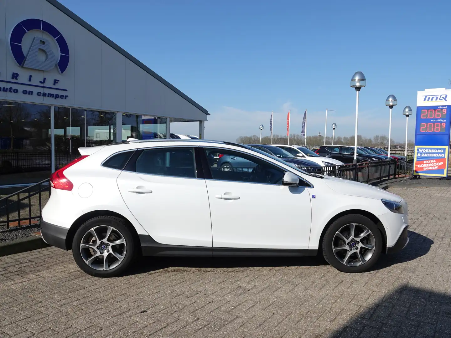 Volvo V40 Cross Country 1.6 T4 180PK Ocean Race PANO | VOL LEER | HK-AUDIO Blanco - 2