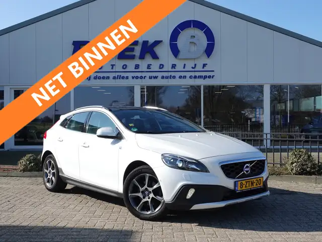 Volvo V40 Cross Country 1.6 T4 180PK Ocean Race PANO | VOL LEER | HK-AUDIO