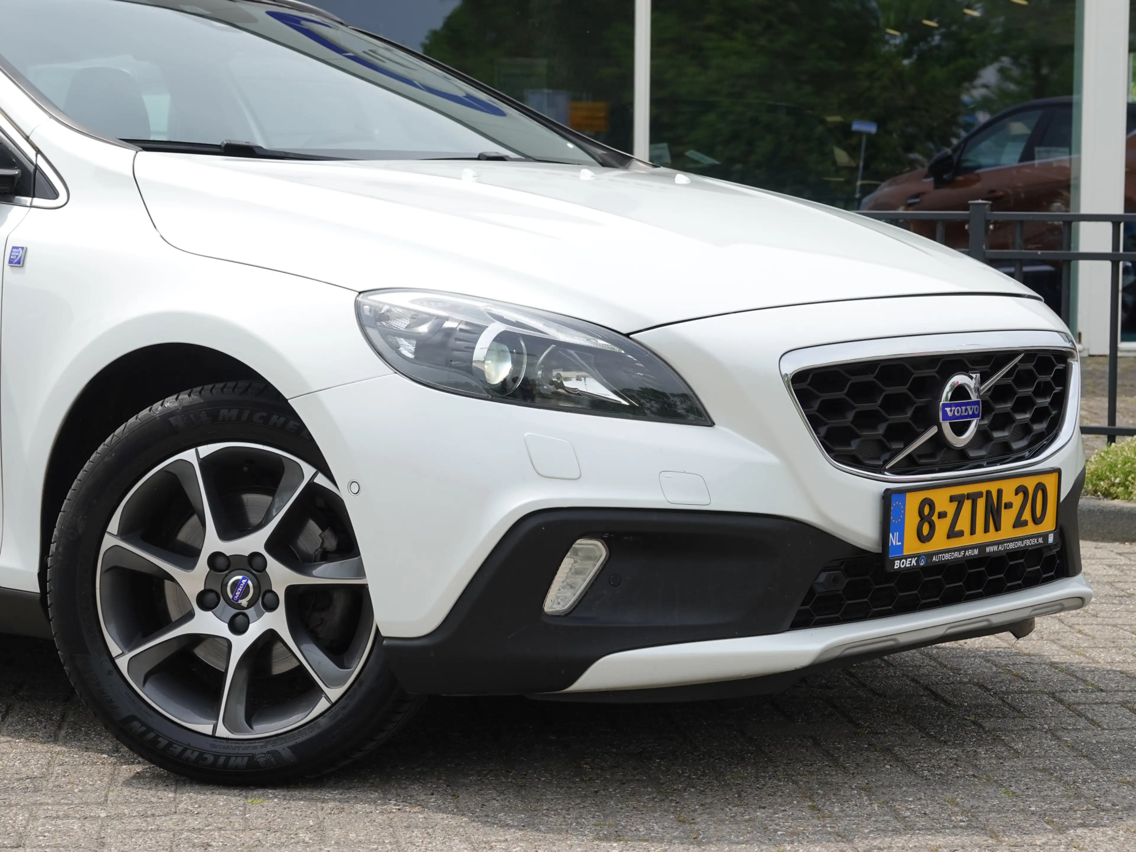 Volvo V40 Cross Country 1.6 T4 180PK Ocean Race PANO | VOL LEER | HK-AUDIO — photo 12