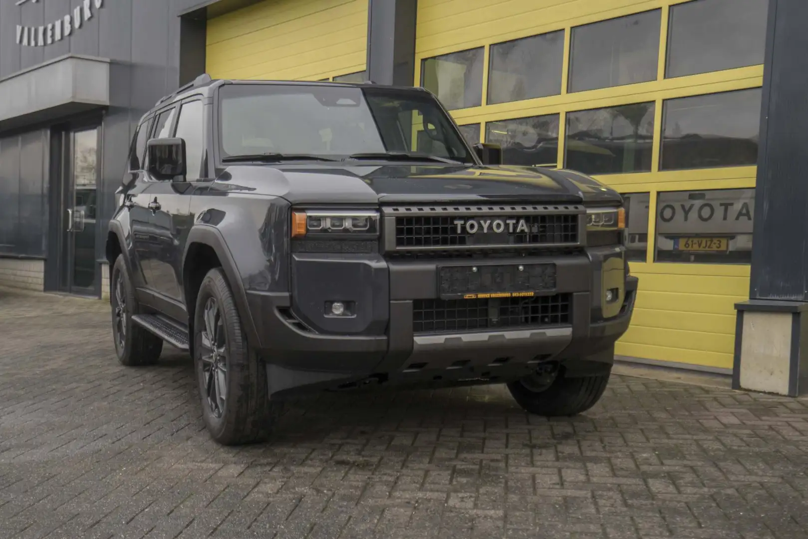 Toyota Land Cruiser 2.8 D-4D Premium Panoramadak BPM VRIJ! Gris - 1