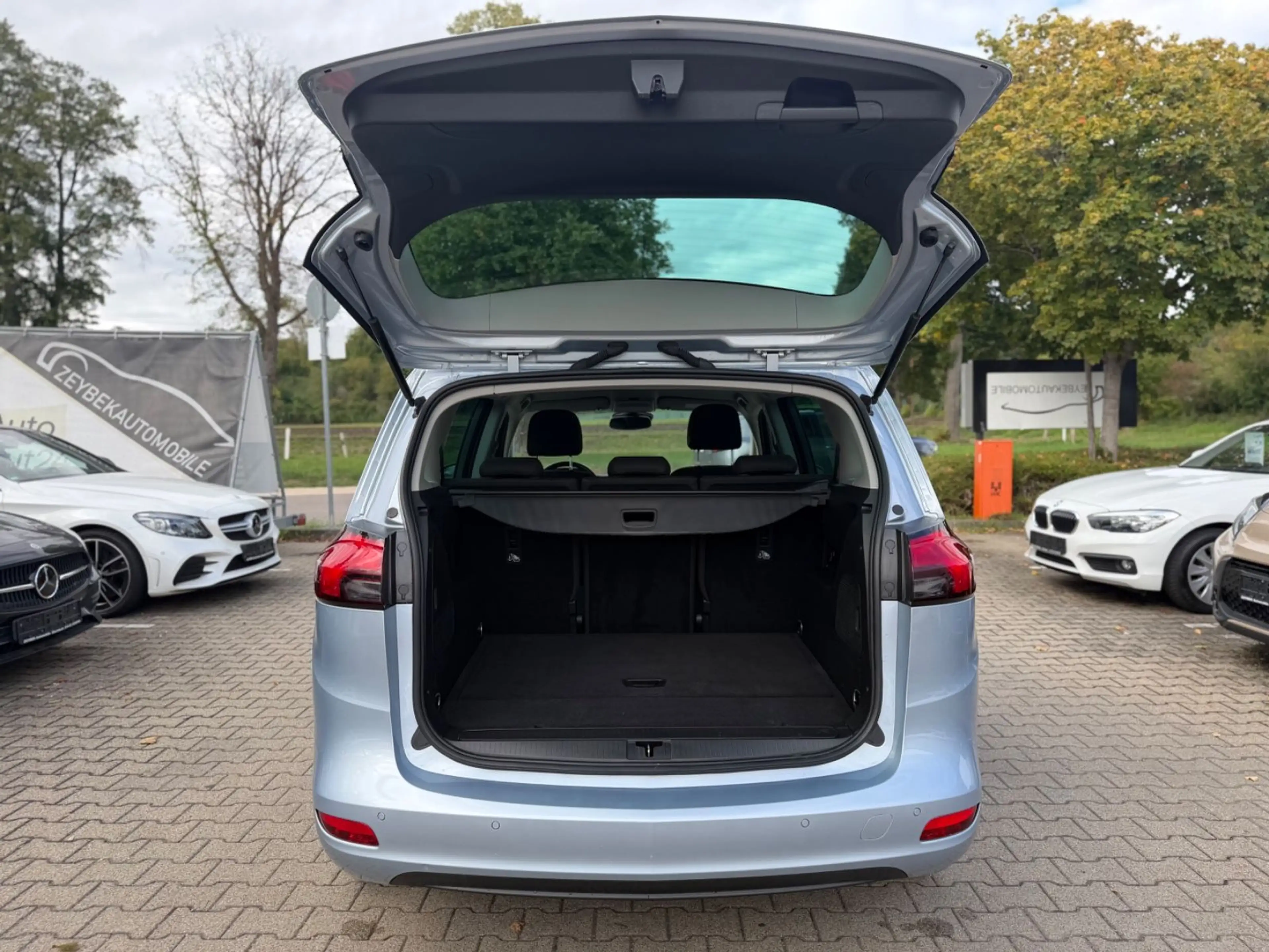 Opel Zafira C ON — photo 10