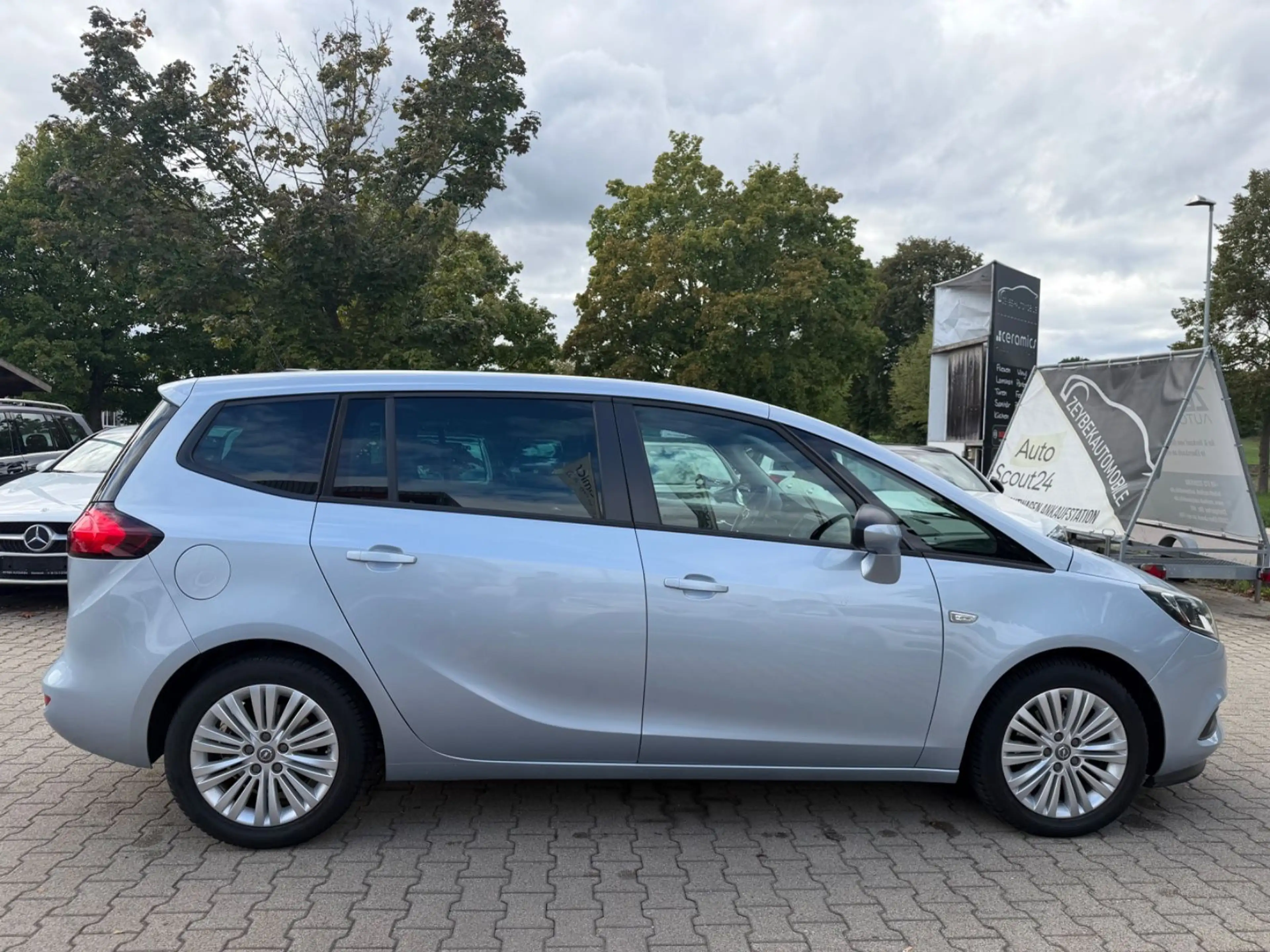 Opel Zafira C ON — photo 9