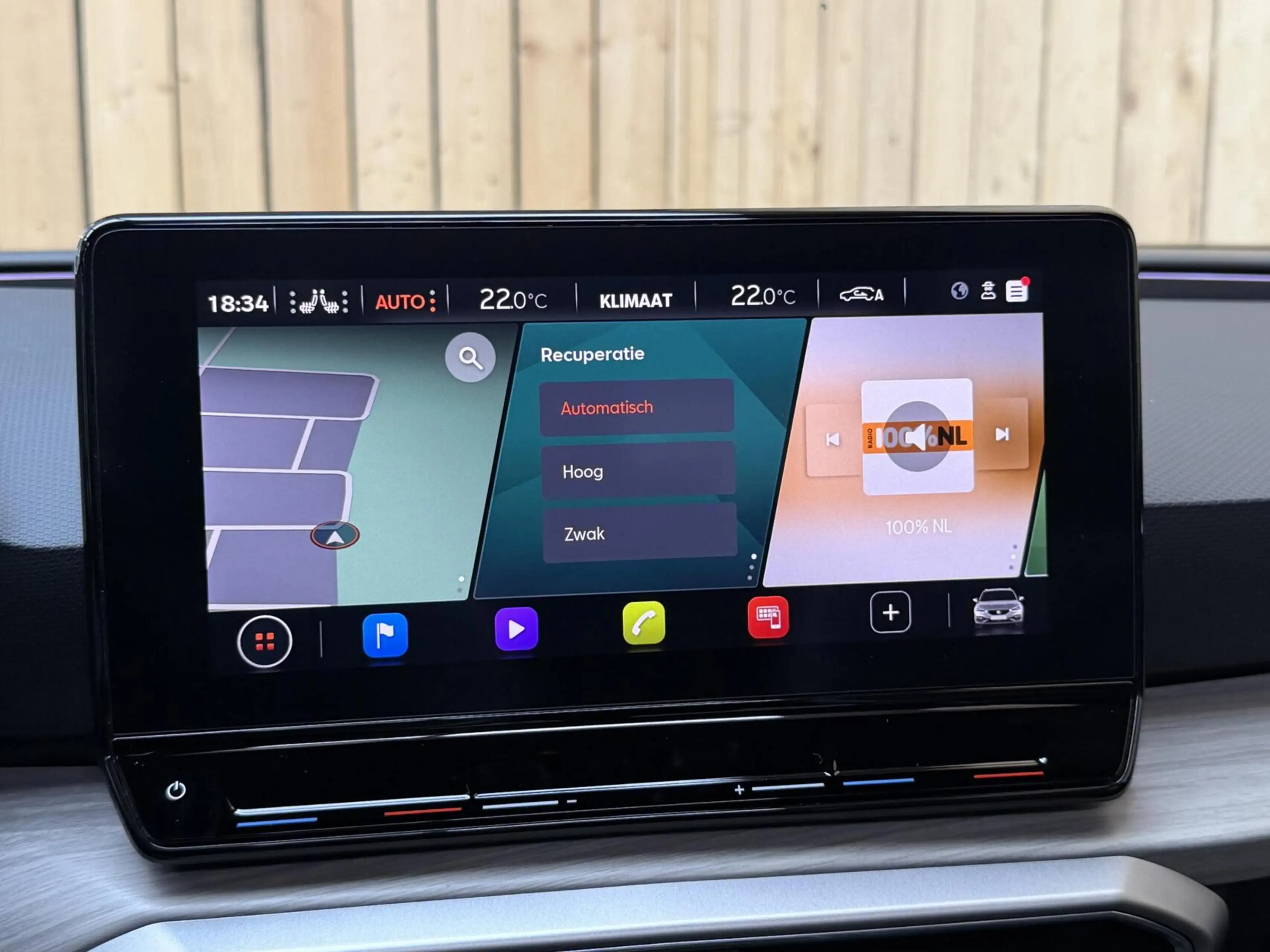 SEAT Leon e-Hybrid Sportstourer 1.4 TSI eHybrid PHEV Xcellence Apple — photo 15