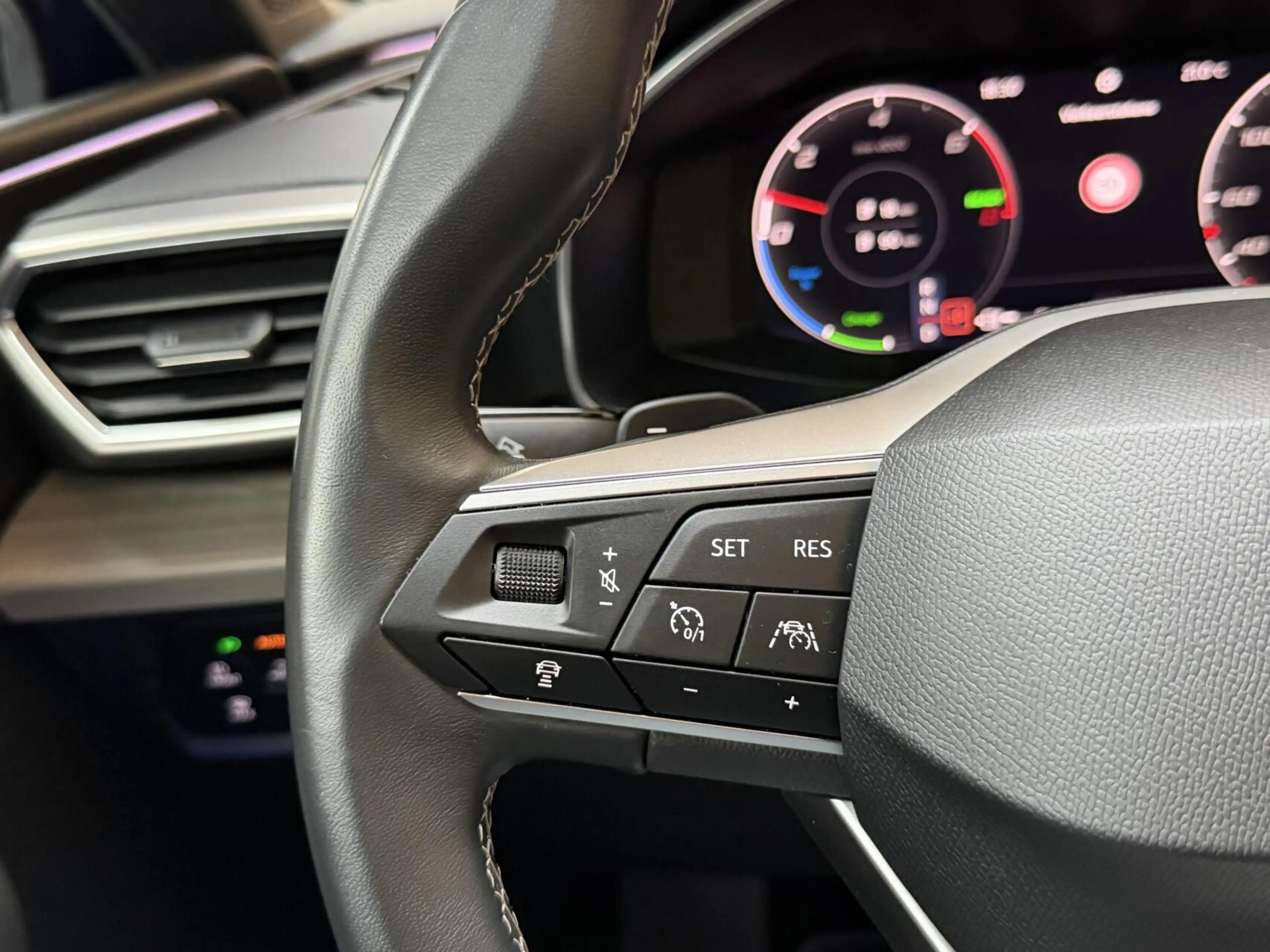 SEAT Leon e-Hybrid Sportstourer 1.4 TSI eHybrid PHEV Xcellence Apple — photo 10