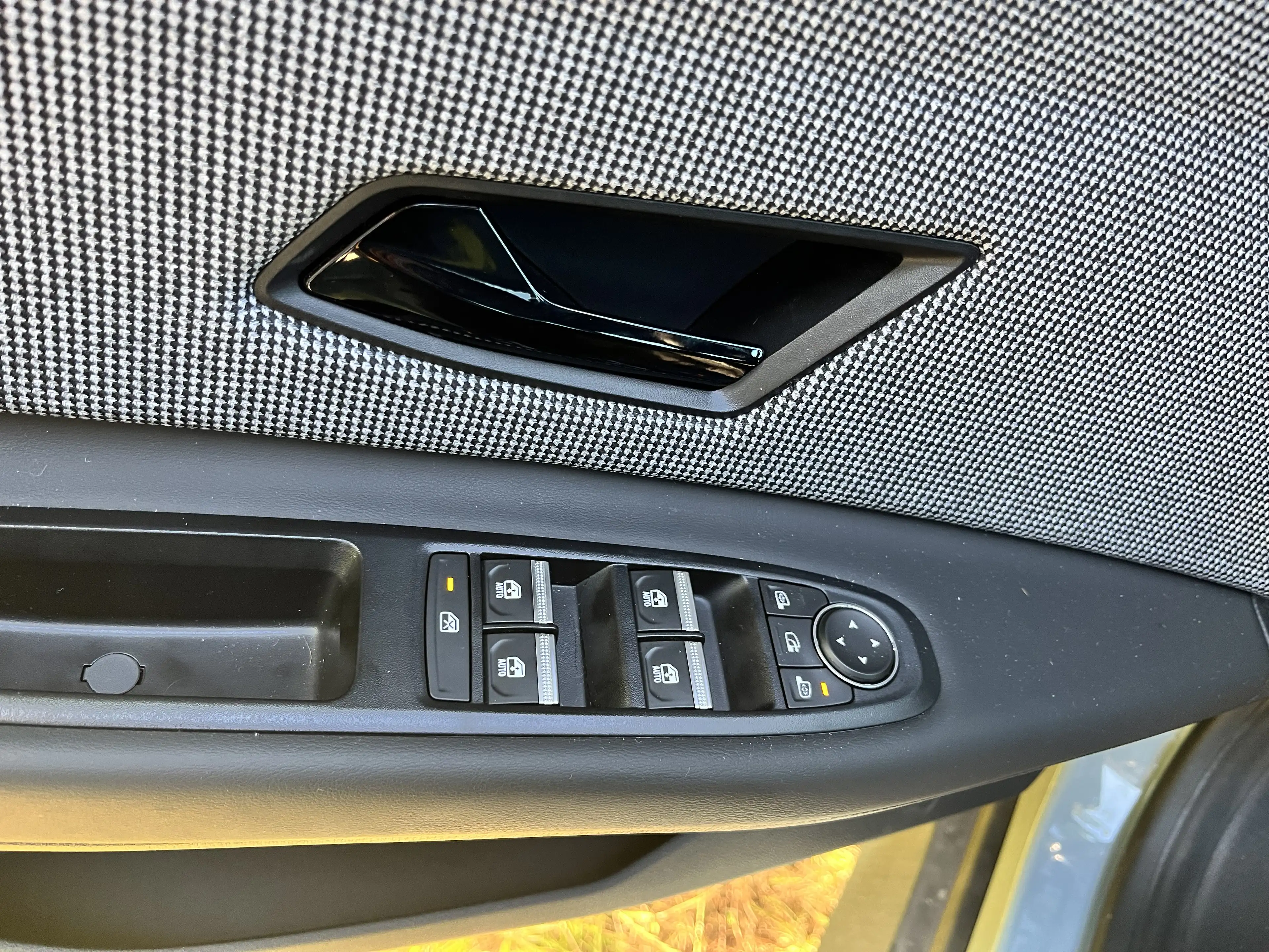 Renault R 4 R 4 E-Tech Iconic 150 Comfort Range — photo 9
