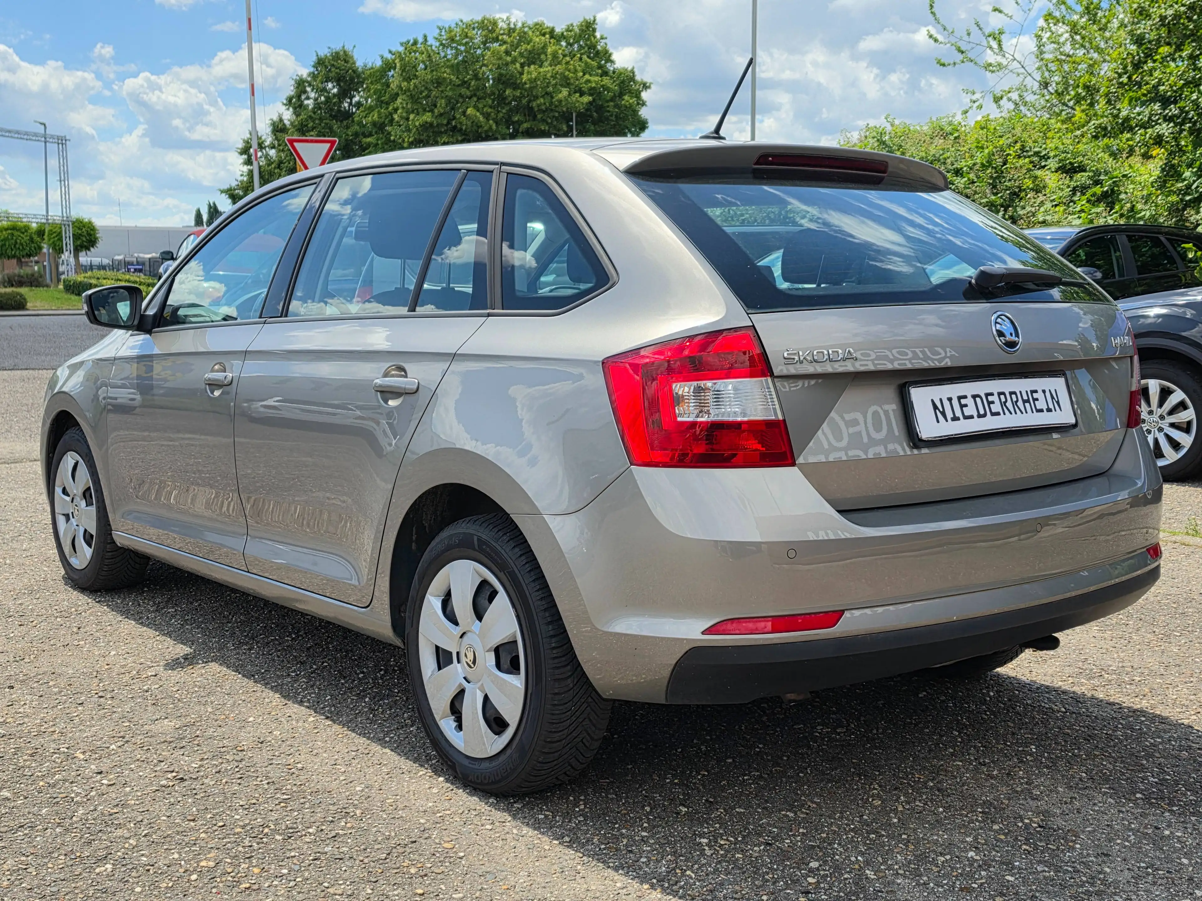 Skoda Rapid/Spaceback 1.2 Ambition *gepflegt* — photo 8
