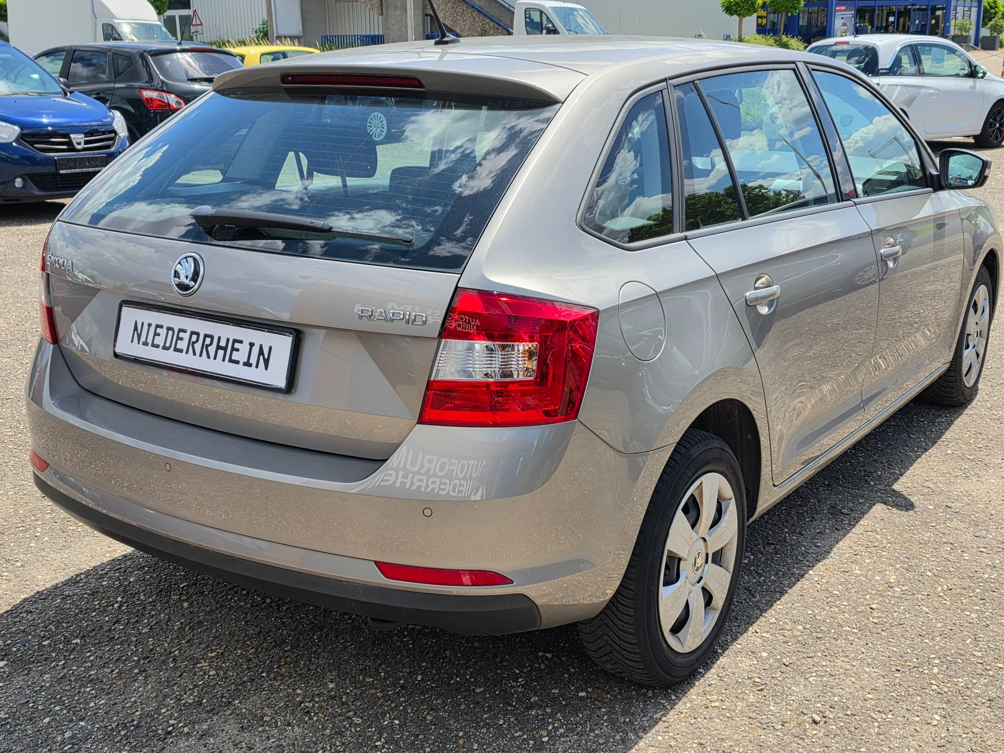 Skoda Rapid/Spaceback 1.2 Ambition *gepflegt* — photo 7
