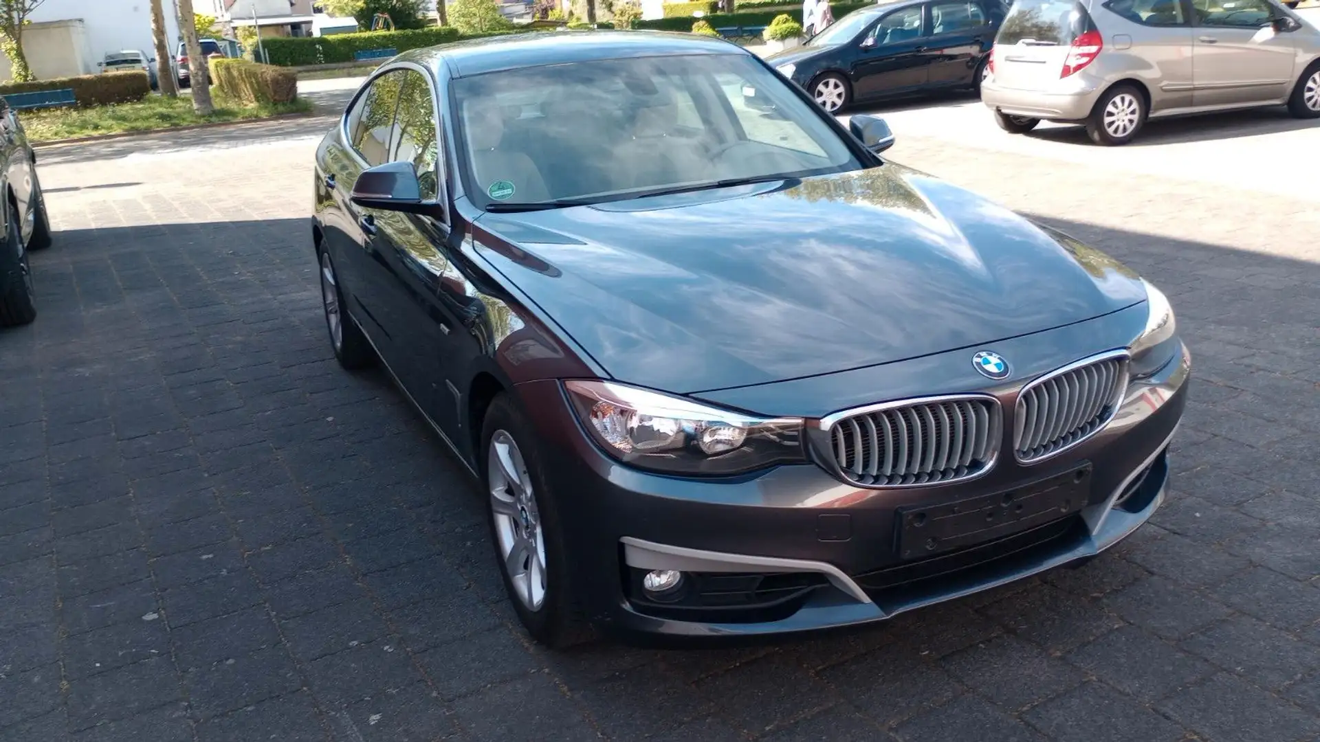 BMW 320 320 GranTurismo 1.HD Teilleder eHeckk Scheckheft Grau - 2