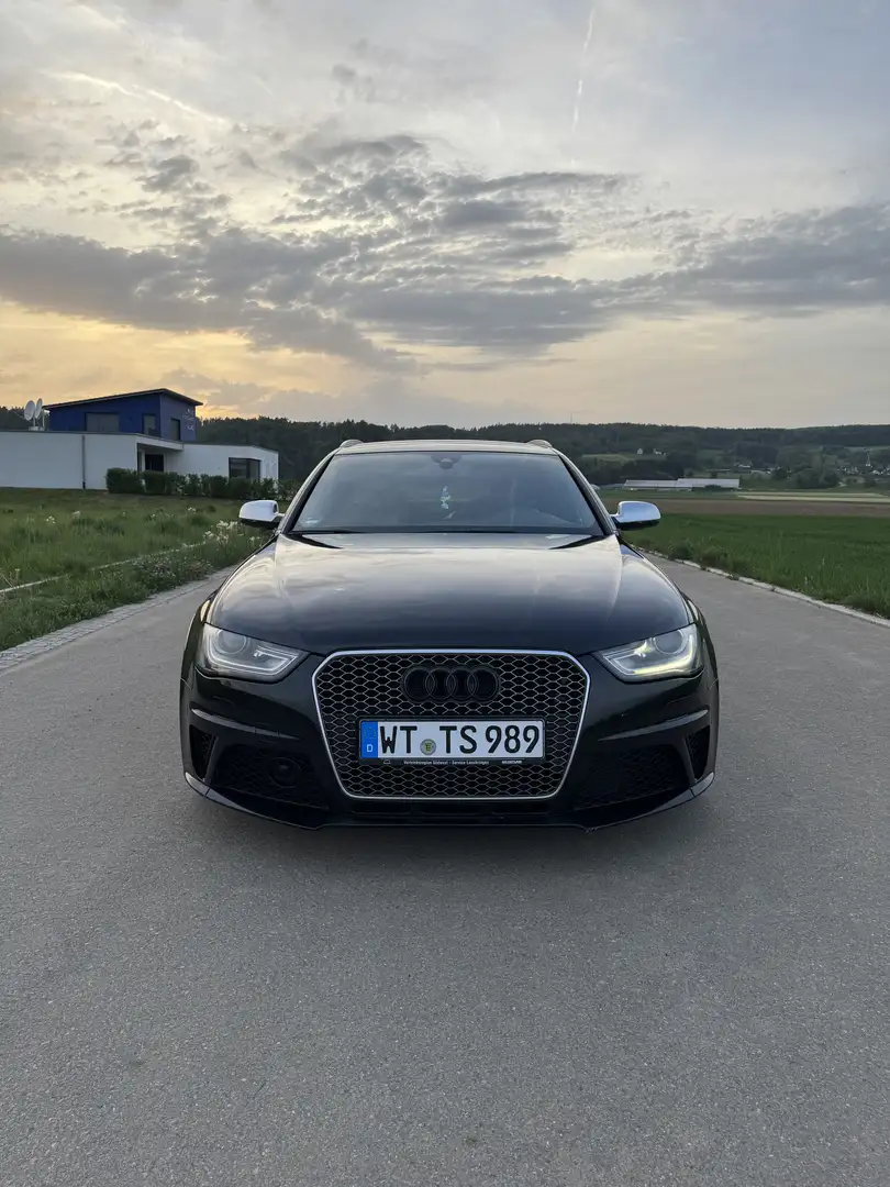 Audi RS4 Avant S tronic - 1