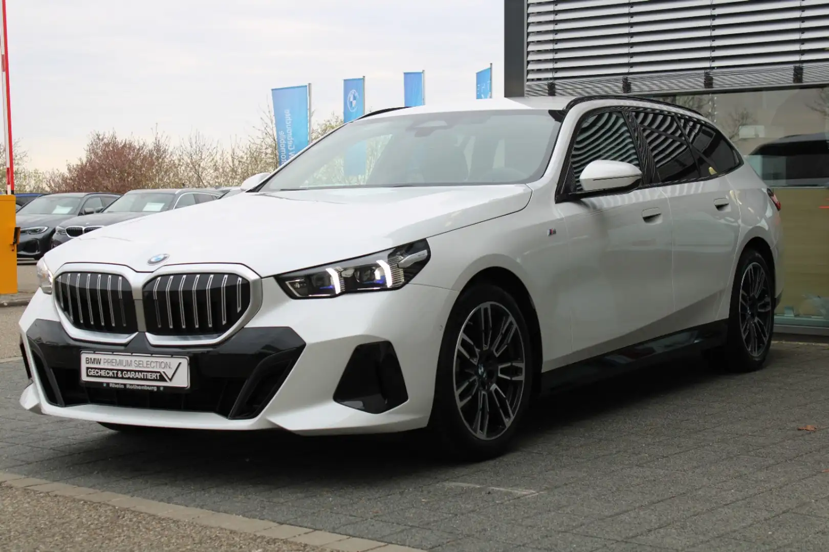 BMW 520 d Tour M Sport Standhzg ACC Harman AHK Bianco - 2